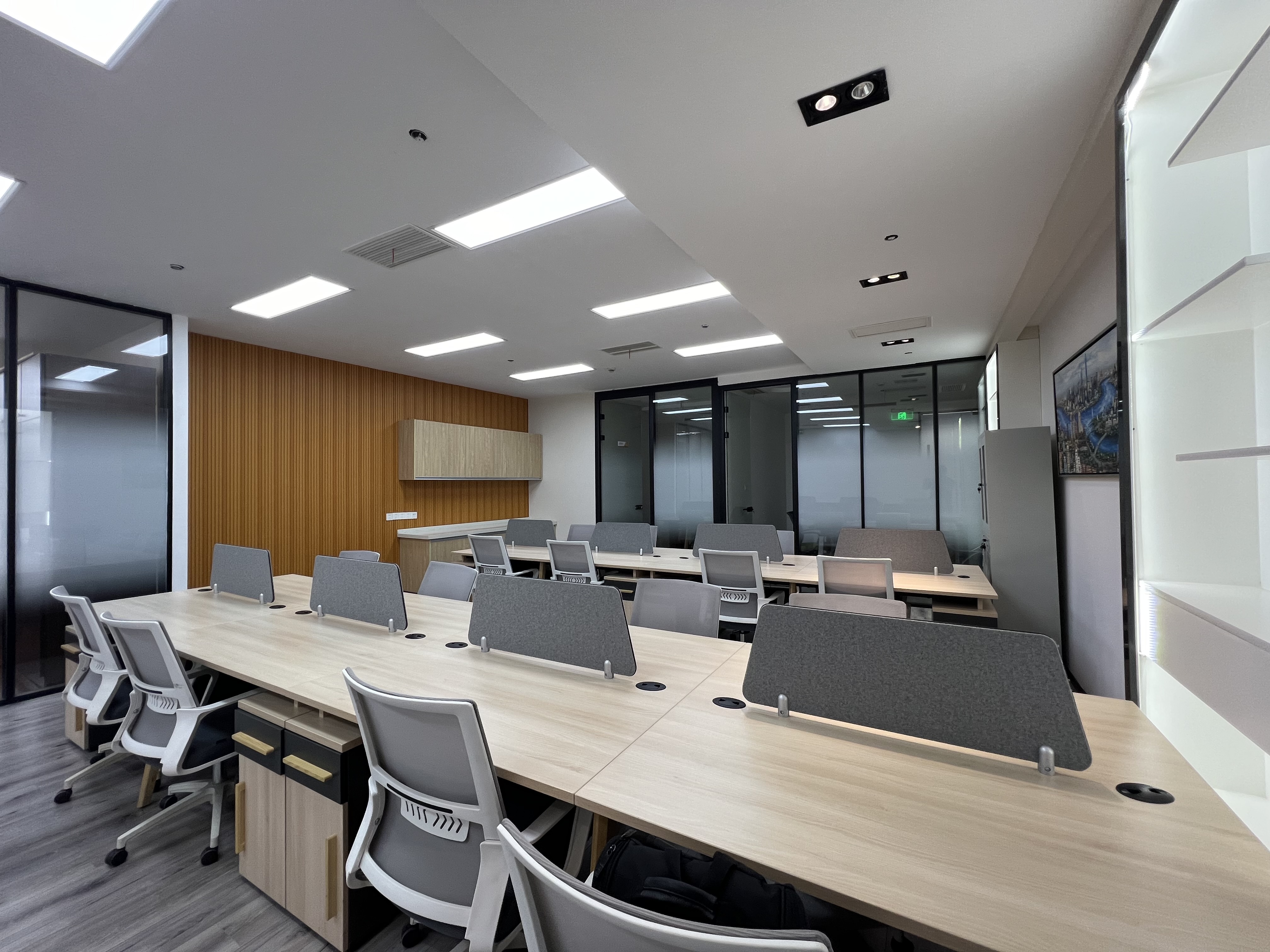 金桥中新传媒大厦242平米写字楼出租