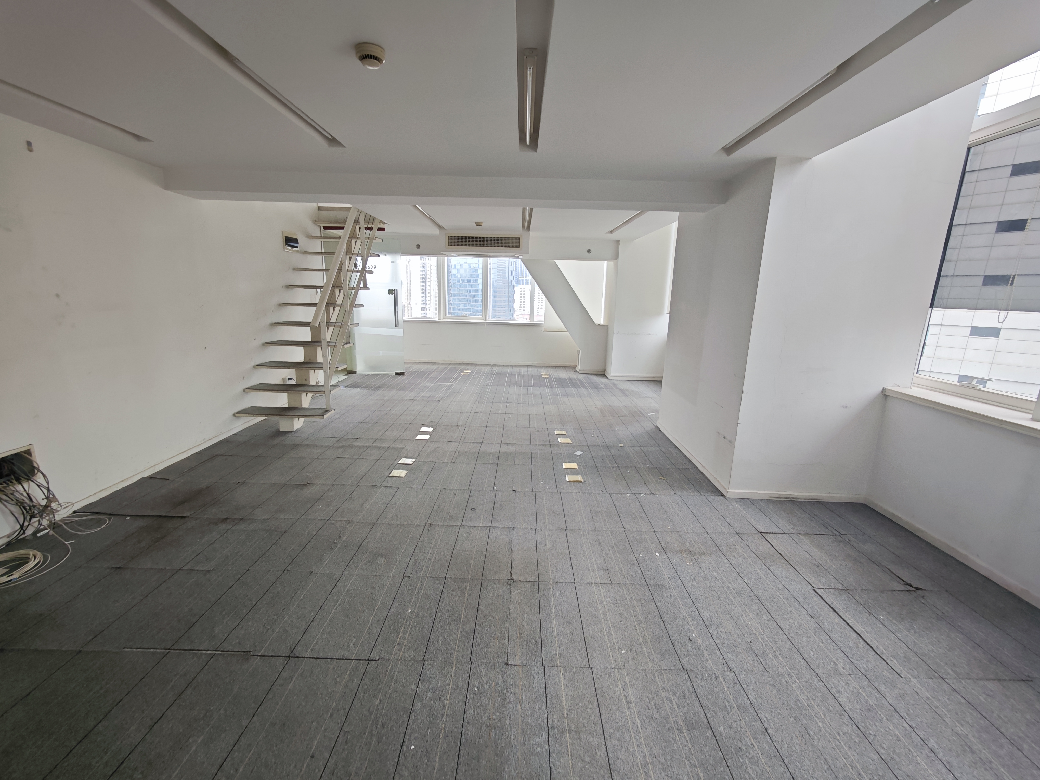 四川北路海泰时代大厦81平米写字楼出租