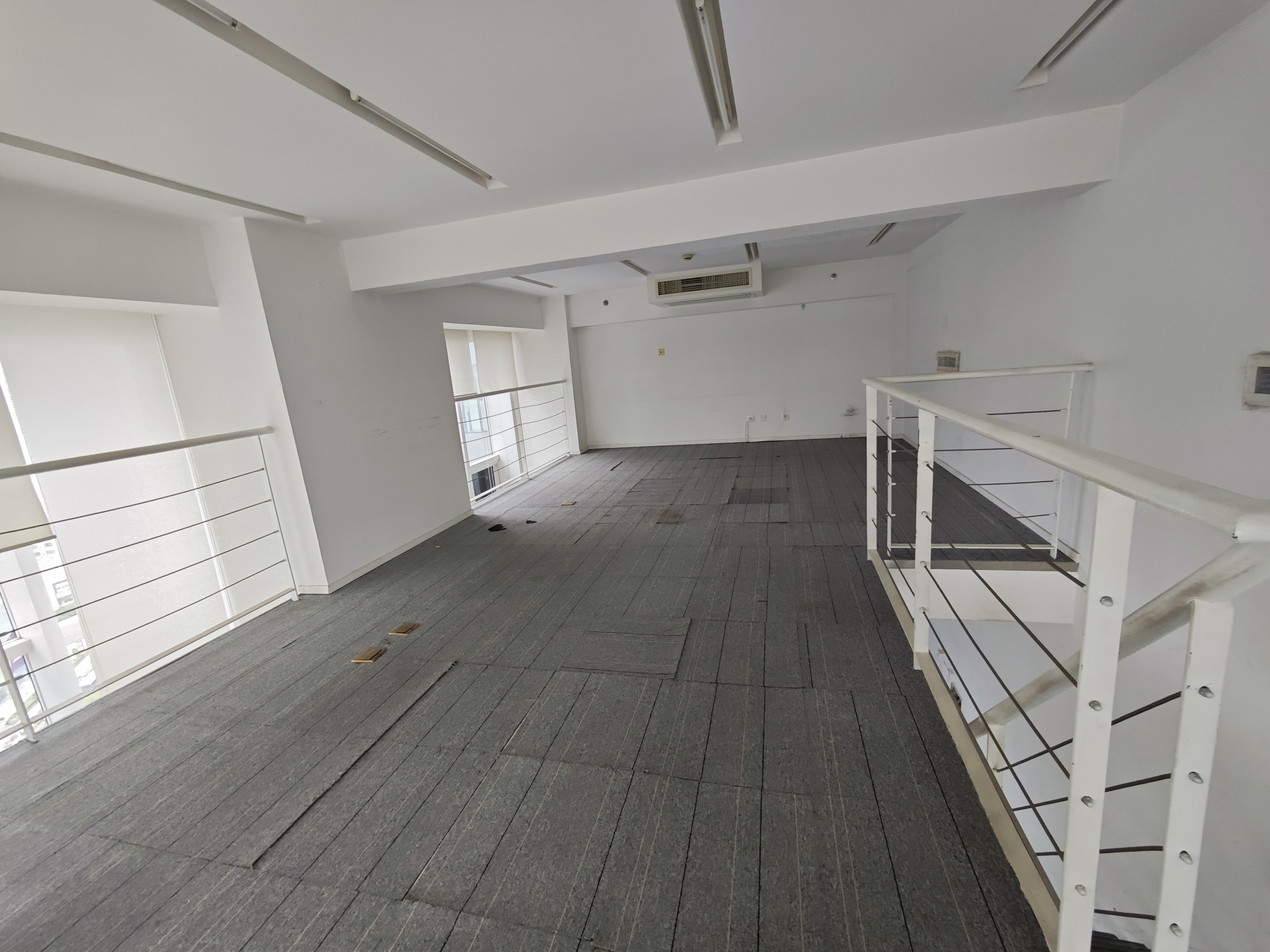 四川北路海泰时代大厦81平米写字楼出租