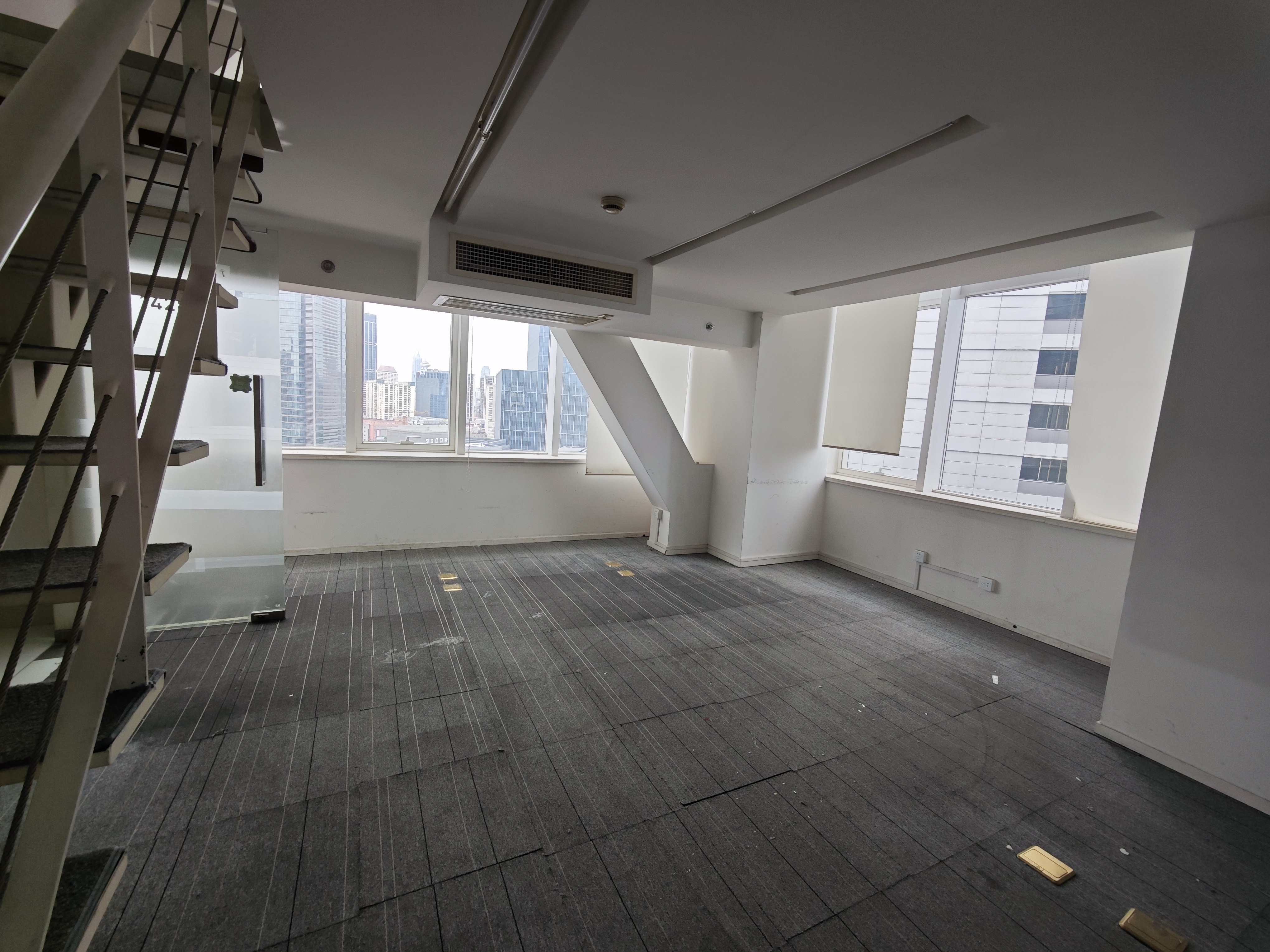 四川北路海泰时代大厦81平米写字楼出租