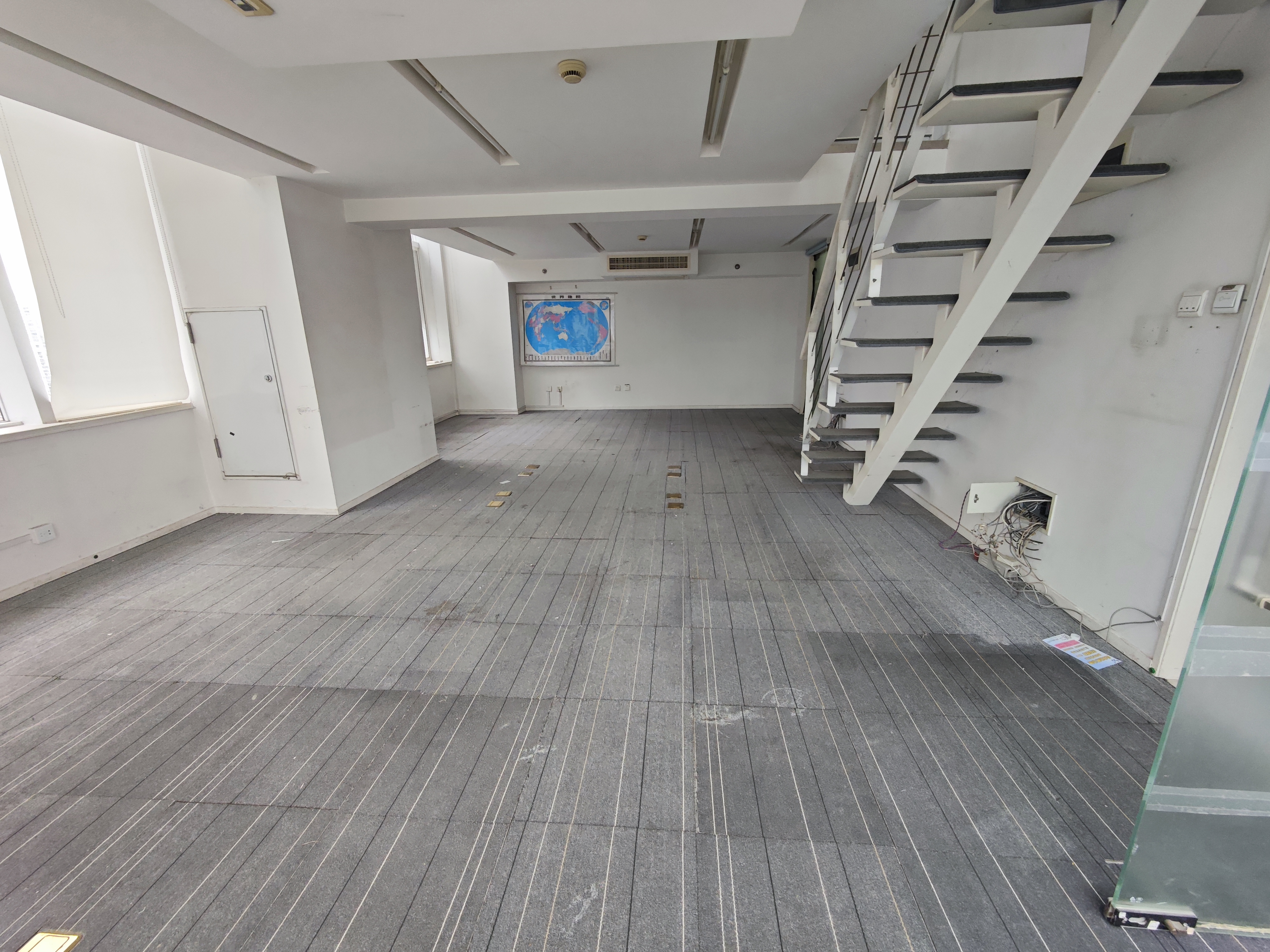 四川北路海泰时代大厦82平米写字楼出租