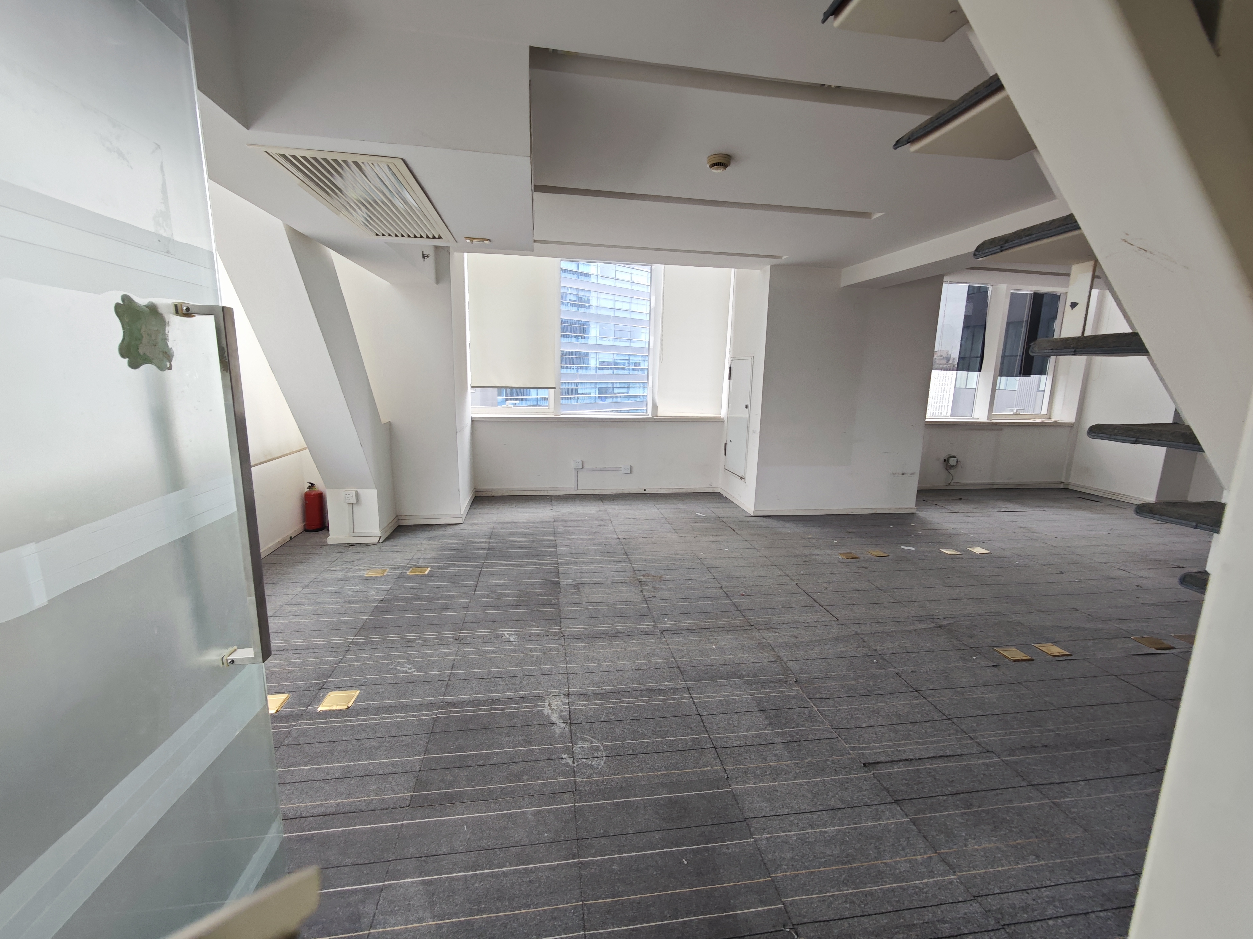 四川北路海泰时代大厦82平米写字楼出租