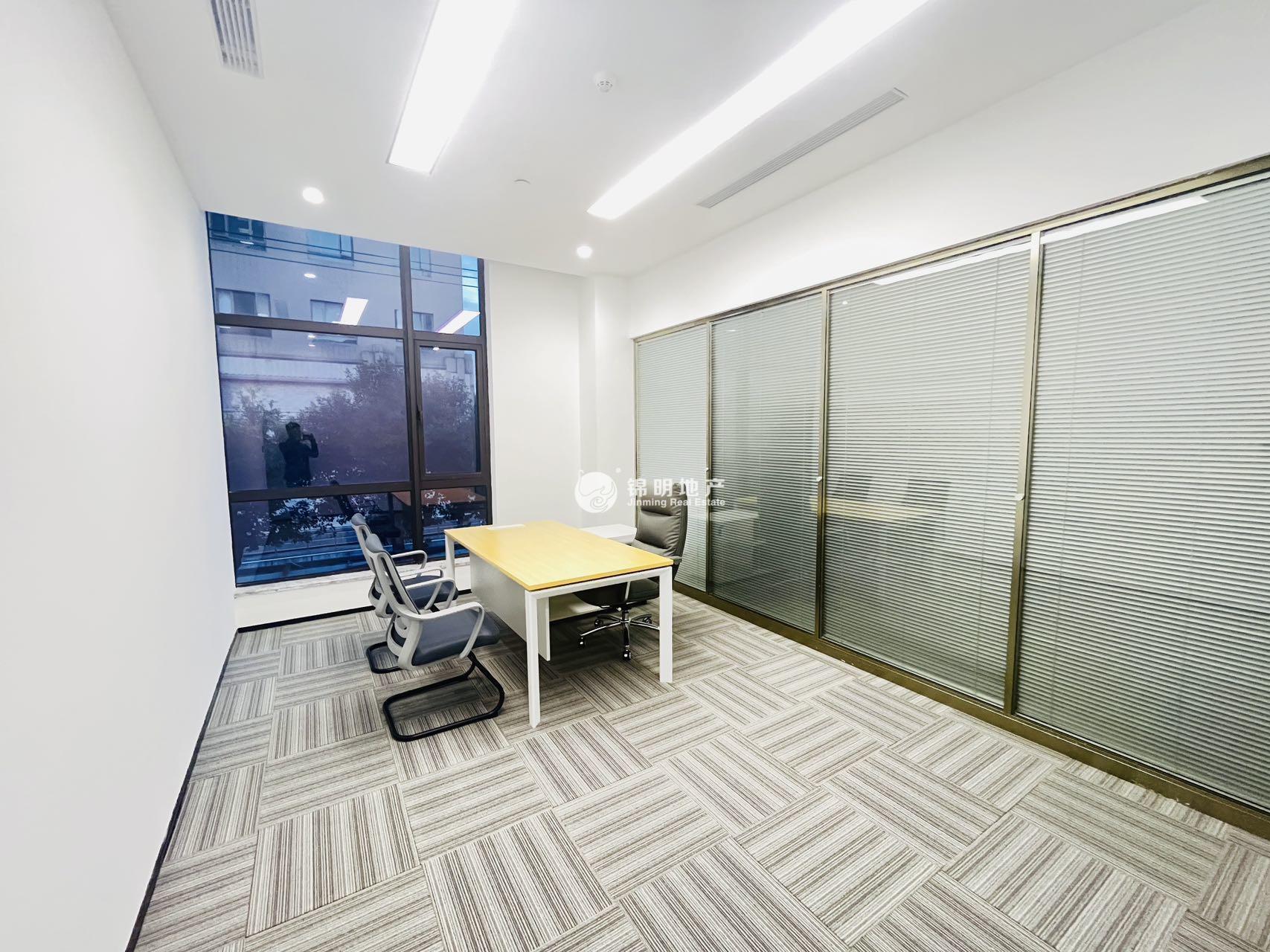 金虹桥守信创意园687平米写字楼出租