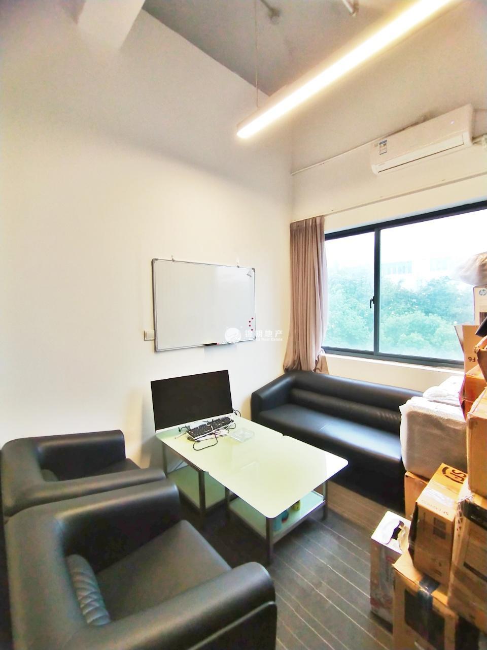 漕河泾漕河泾桂果园154平米写字楼出租