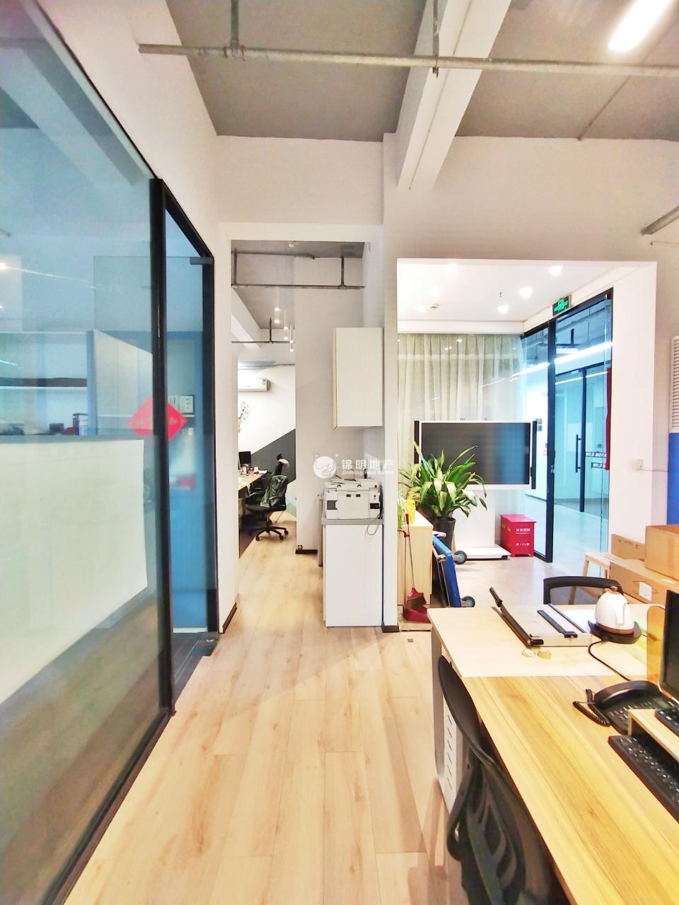 漕河泾漕河泾桂果园154平米写字楼出租
