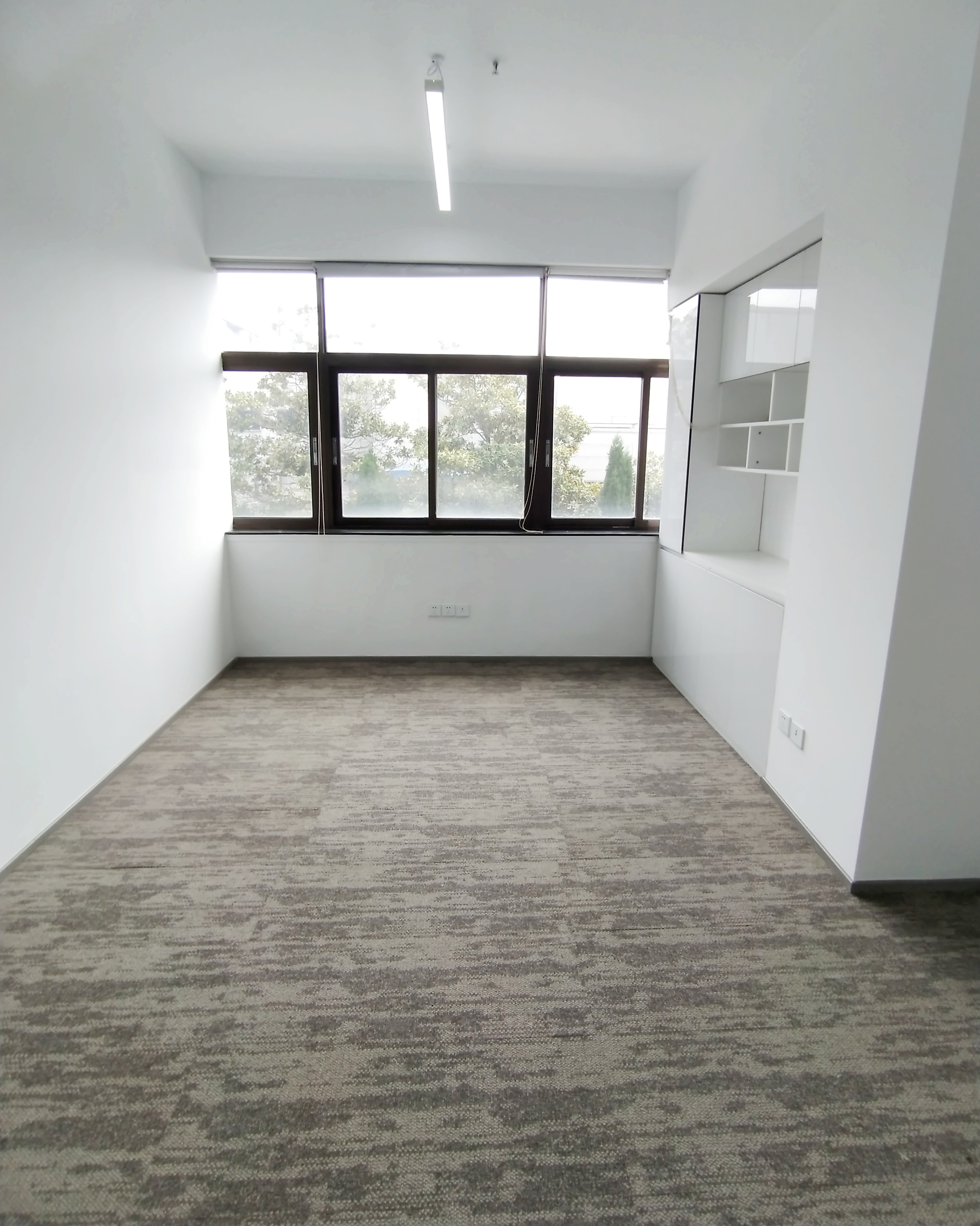 漕河泾漕河泾虹钦园243平米写字楼出租