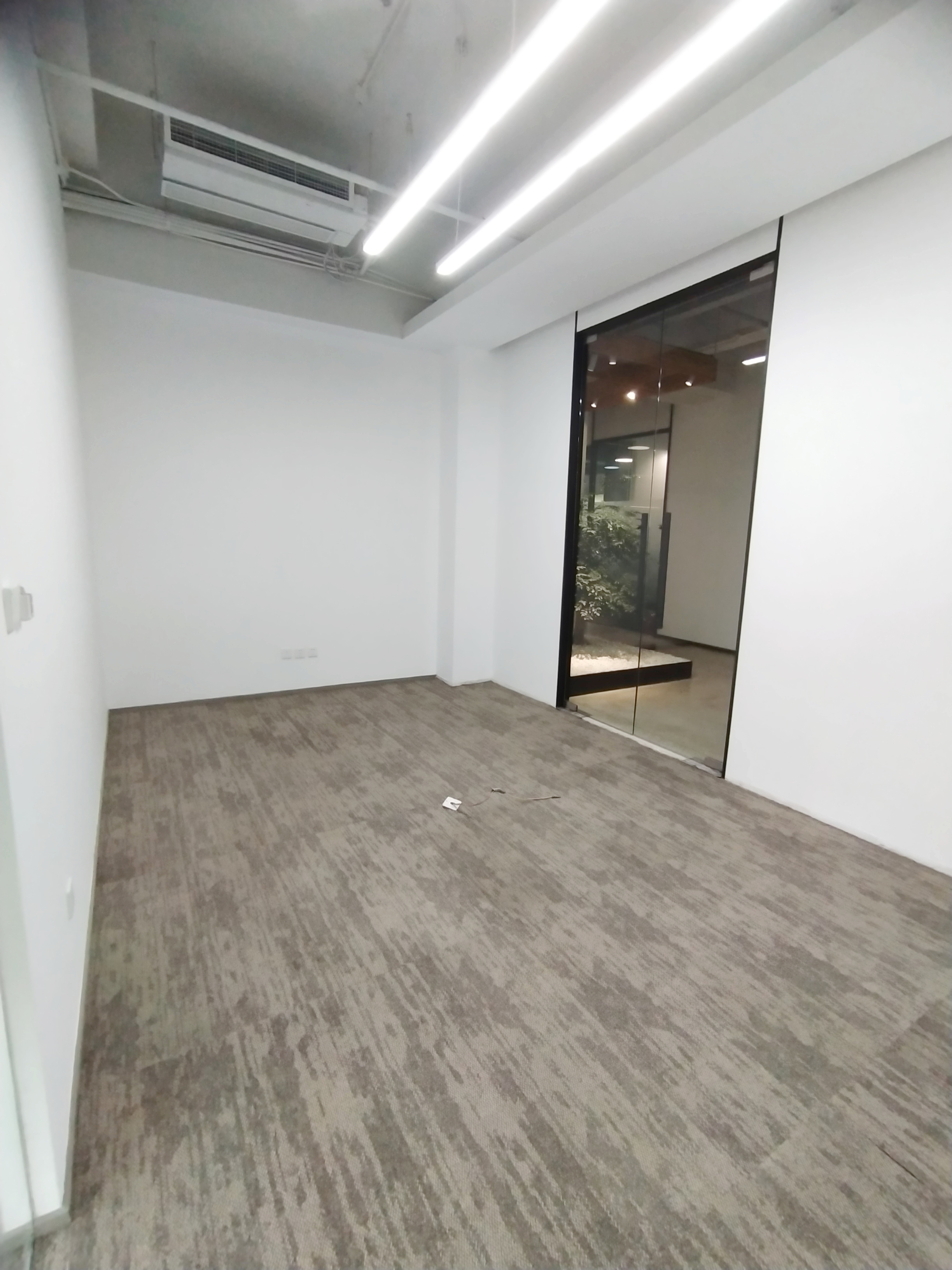 漕河泾漕河泾虹钦园243平米写字楼出租