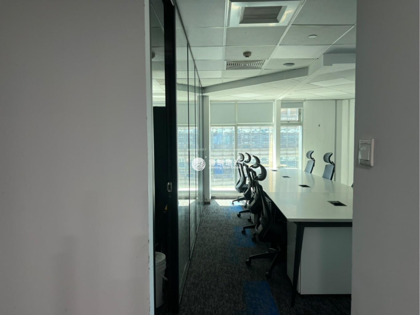 南京西路招商局广场1080平米写字楼出售