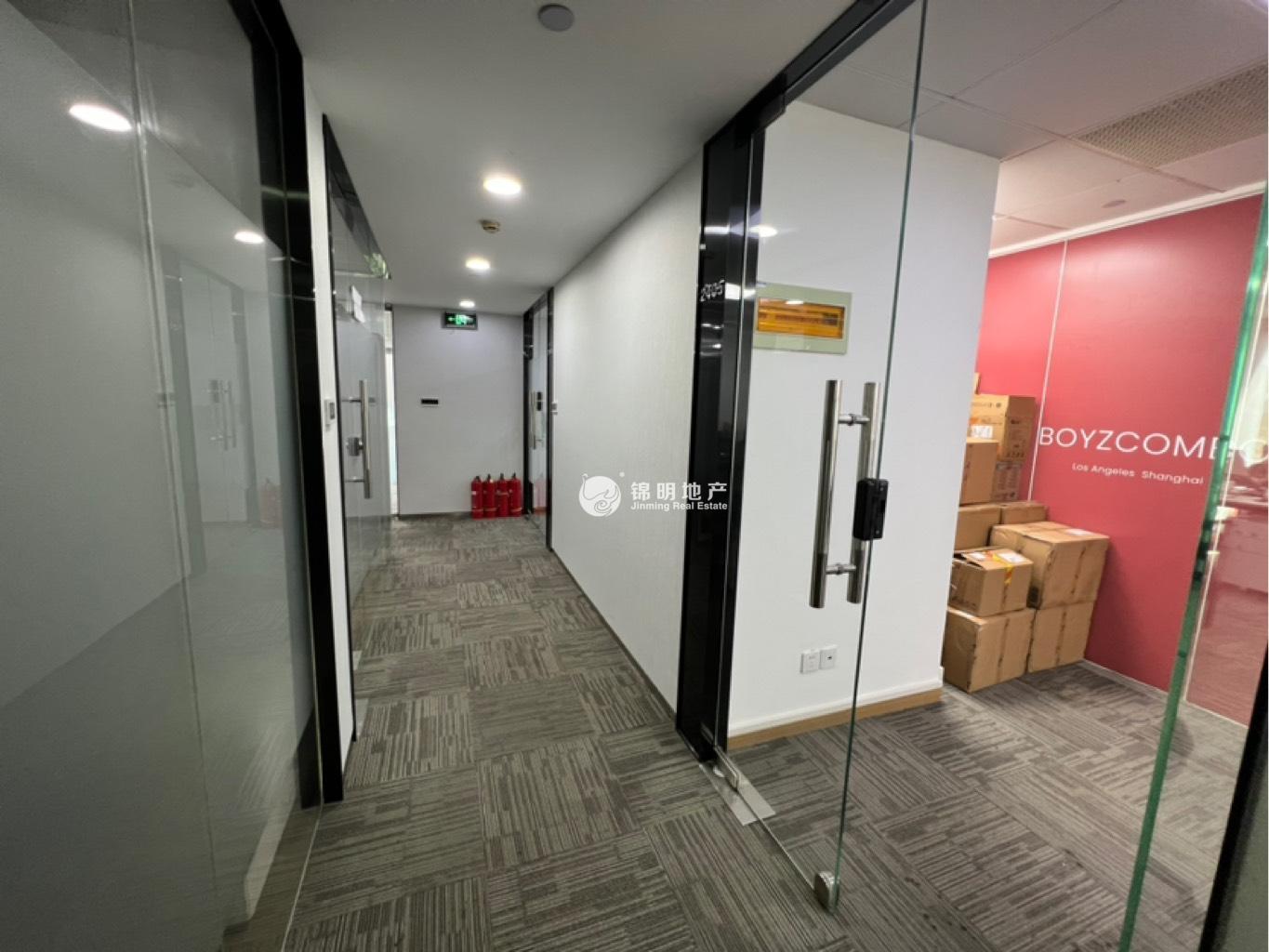 南京西路招商局广场1080平米写字楼出售