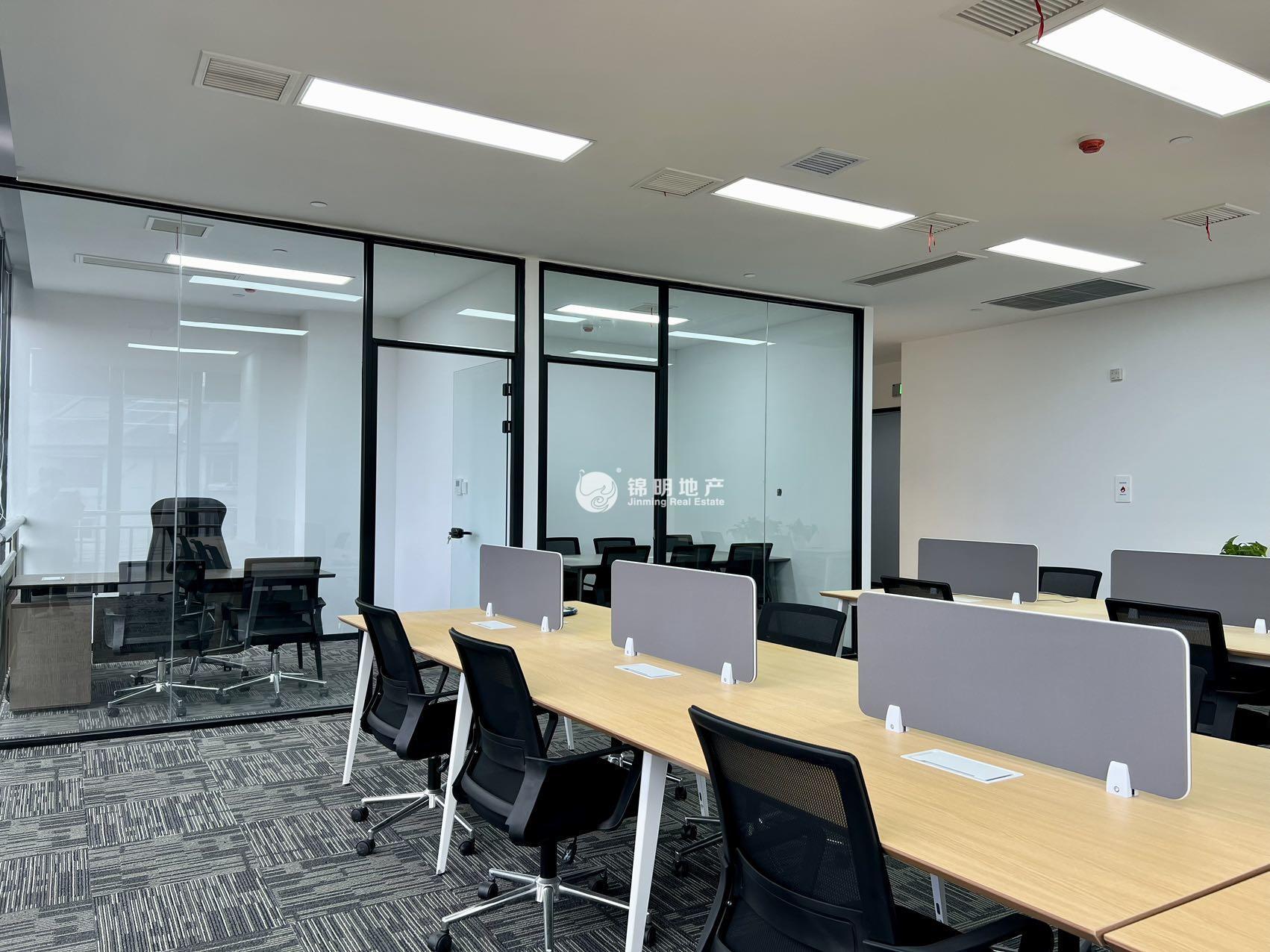 江湾镇平溪商业广场155平米写字楼出租