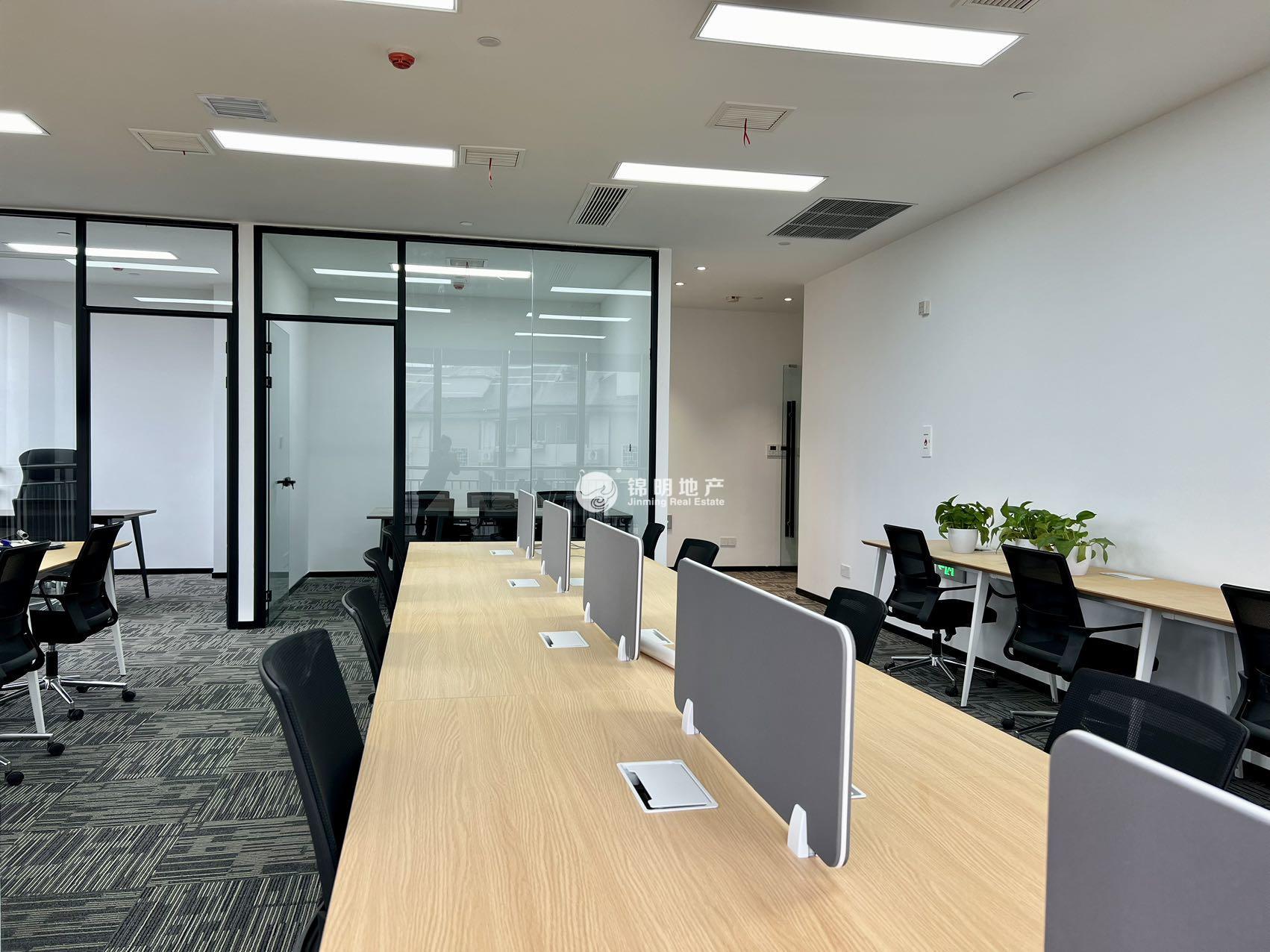 江湾镇平溪商业广场155平米写字楼出租