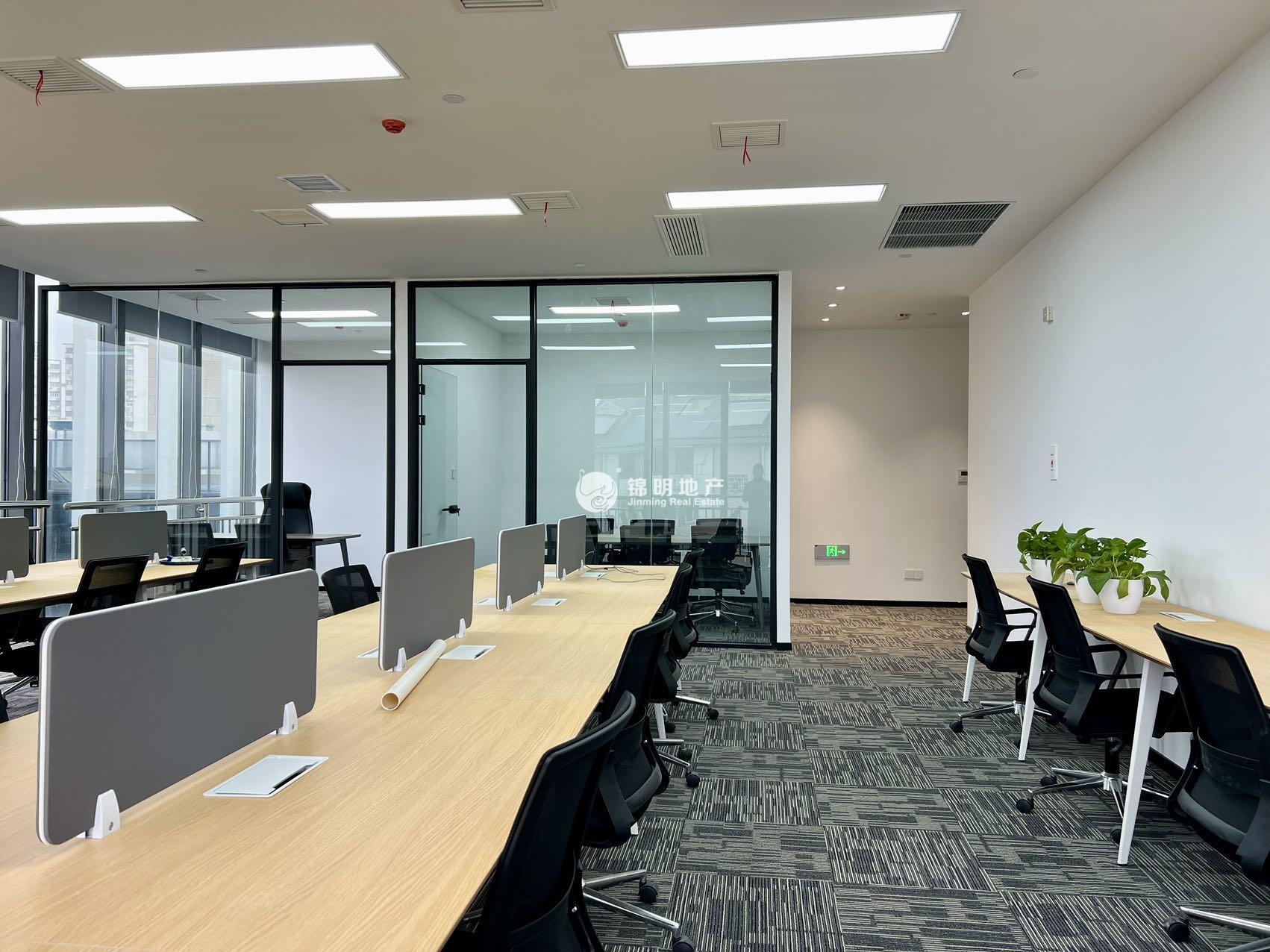 江湾镇平溪商业广场155平米写字楼出租