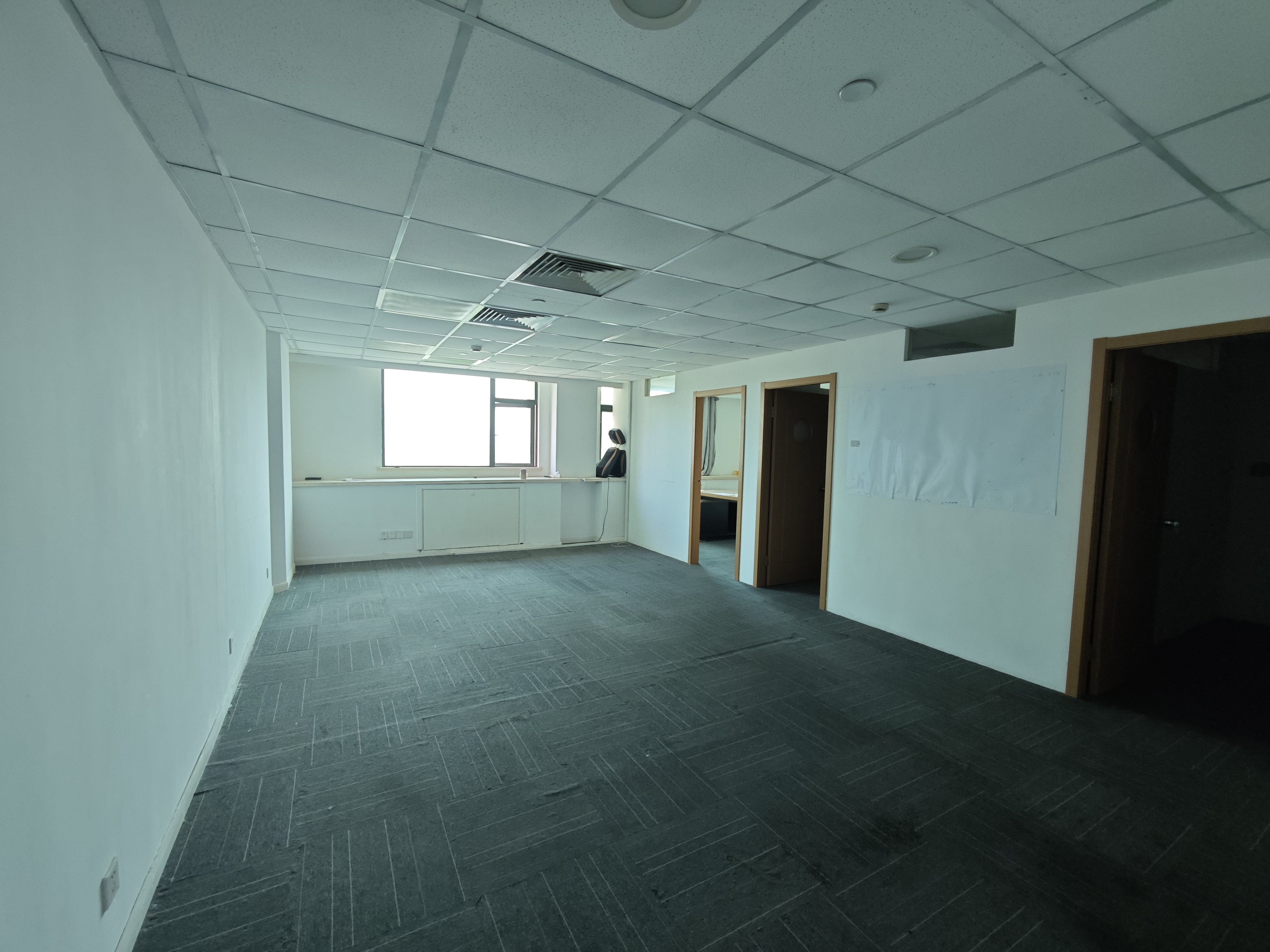 光新浦发广场95平米写字楼出租