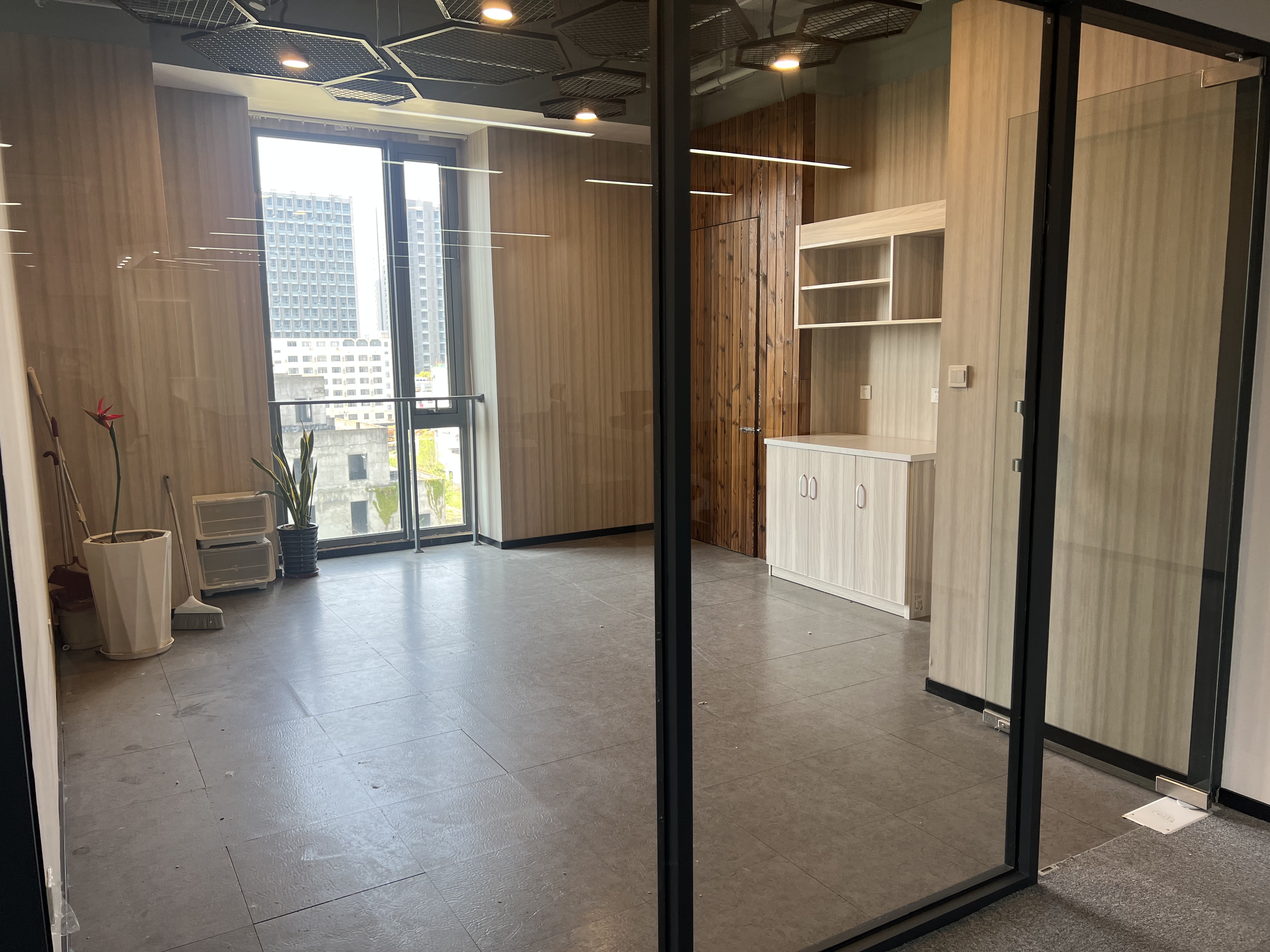 新江湾城湾谷科技园445平米写字楼出租