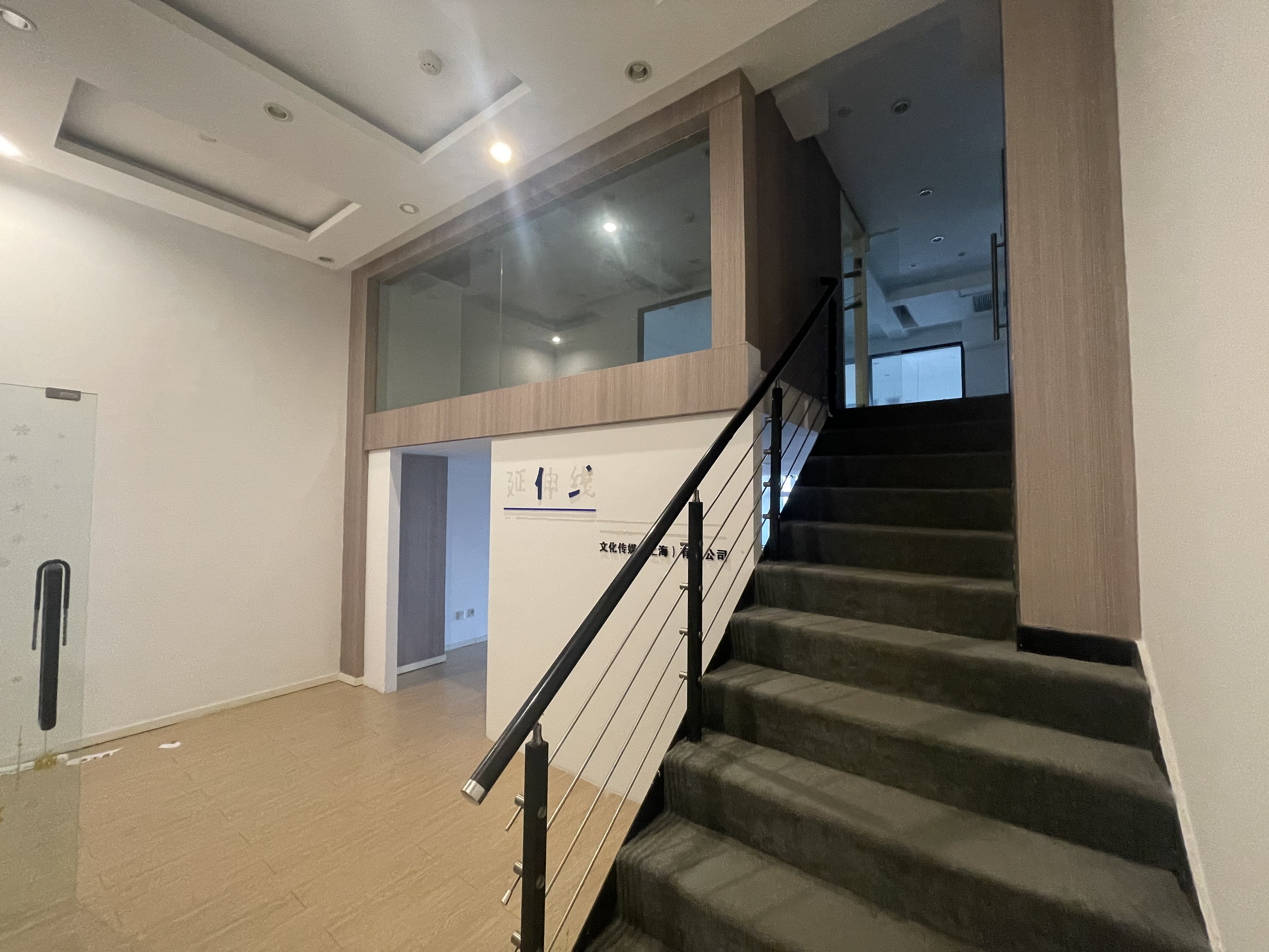 江宁路静安创展中心102平米写字楼出租