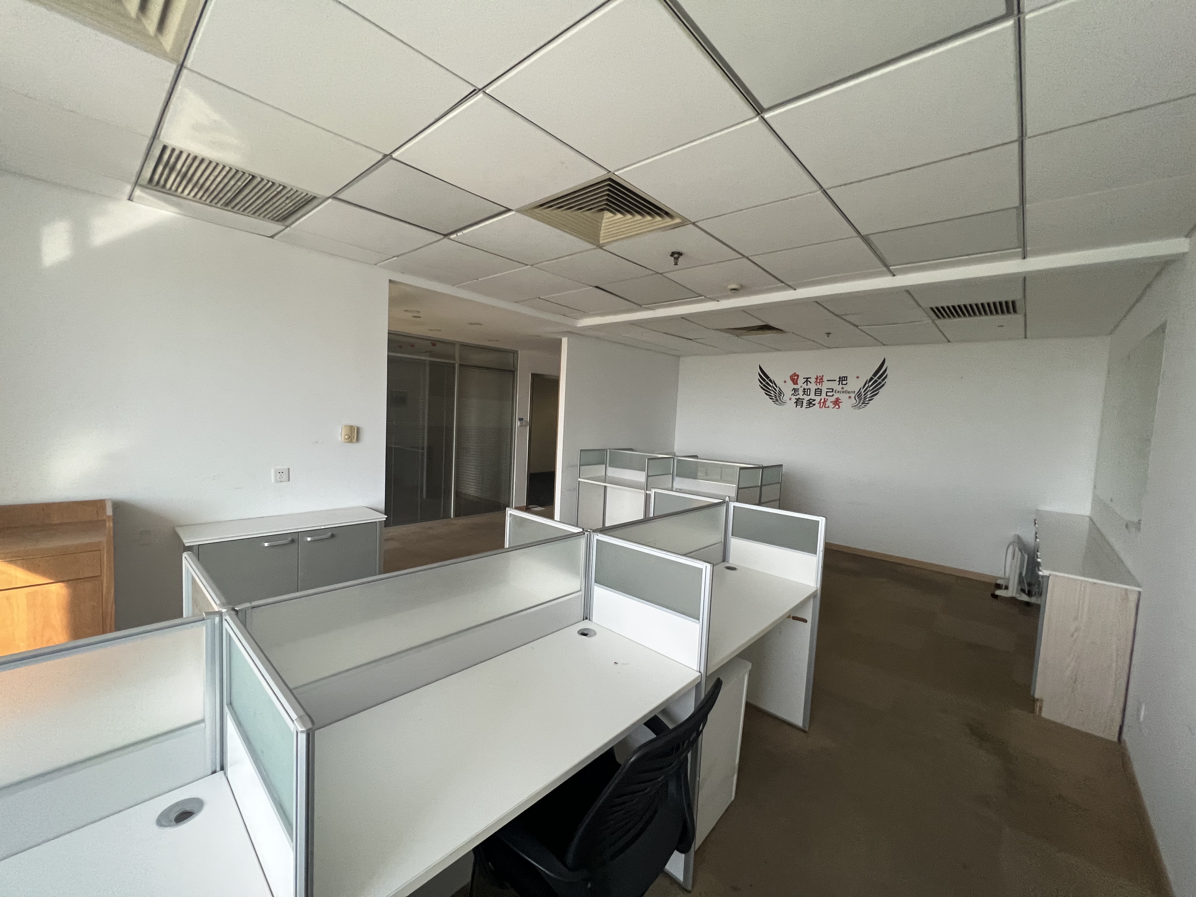 莘庄绿地蓝海103平米写字楼出租