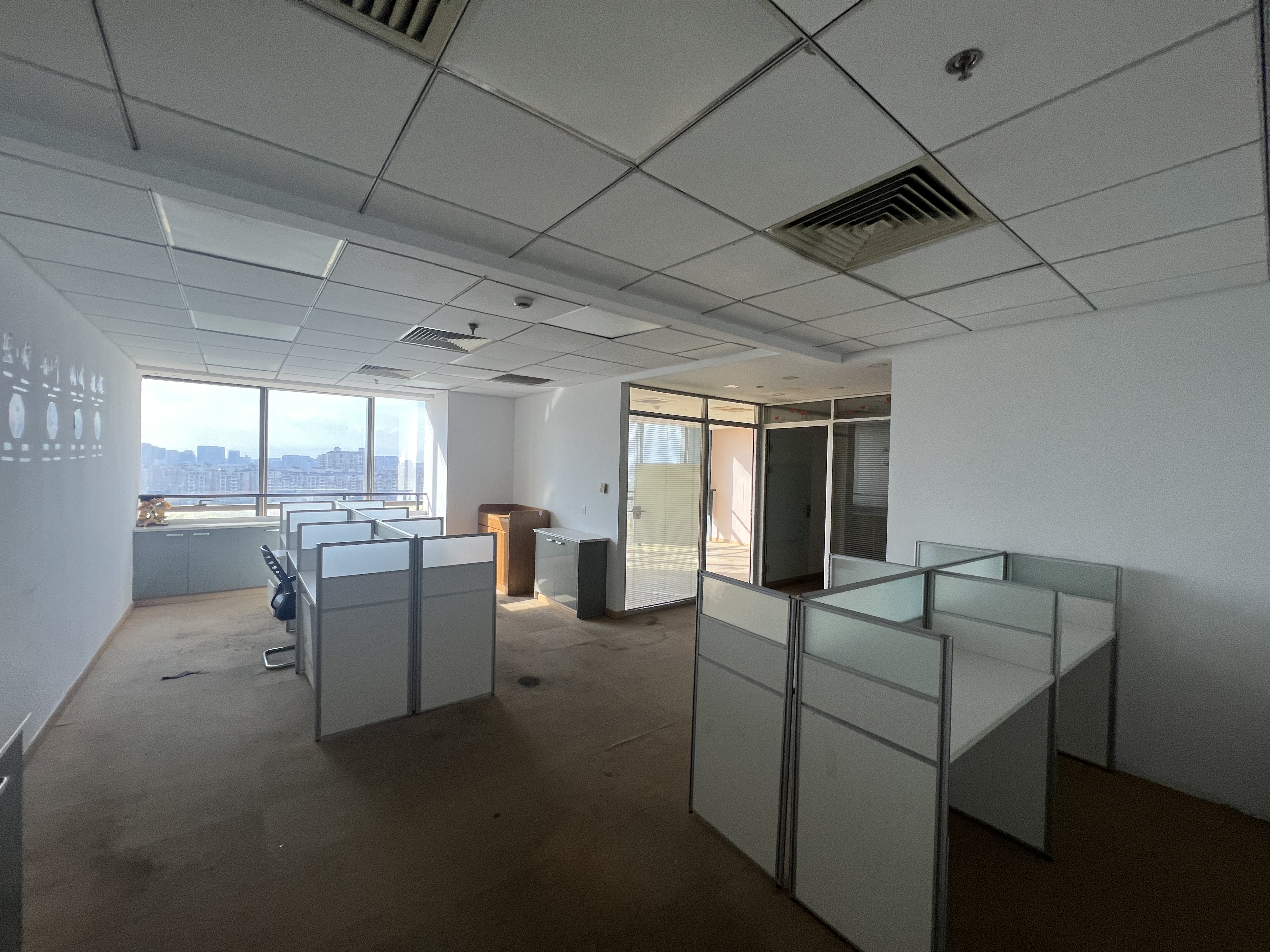 莘庄绿地蓝海103平米写字楼出租