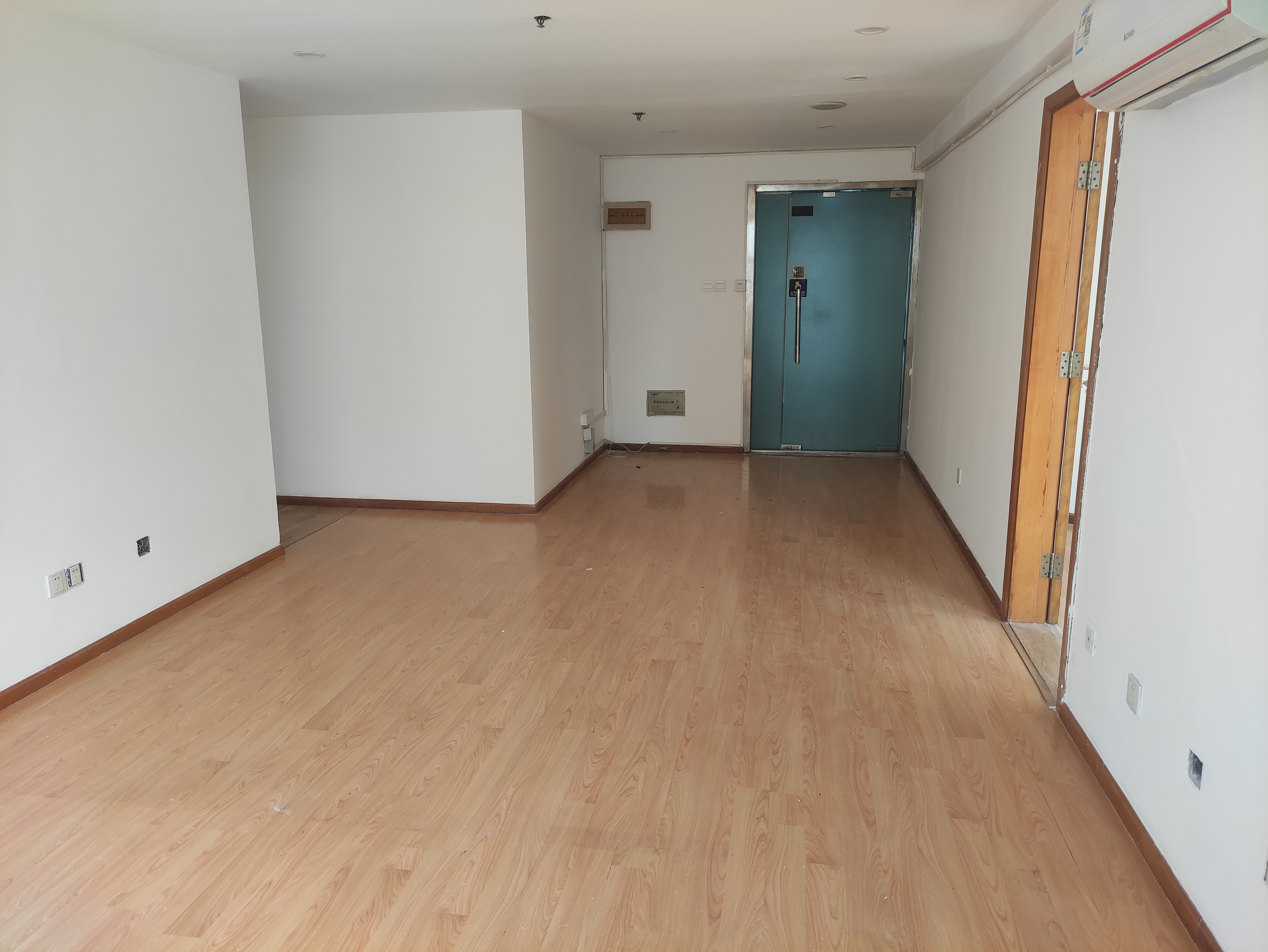 老西门万事利大厦111平米写字楼出租