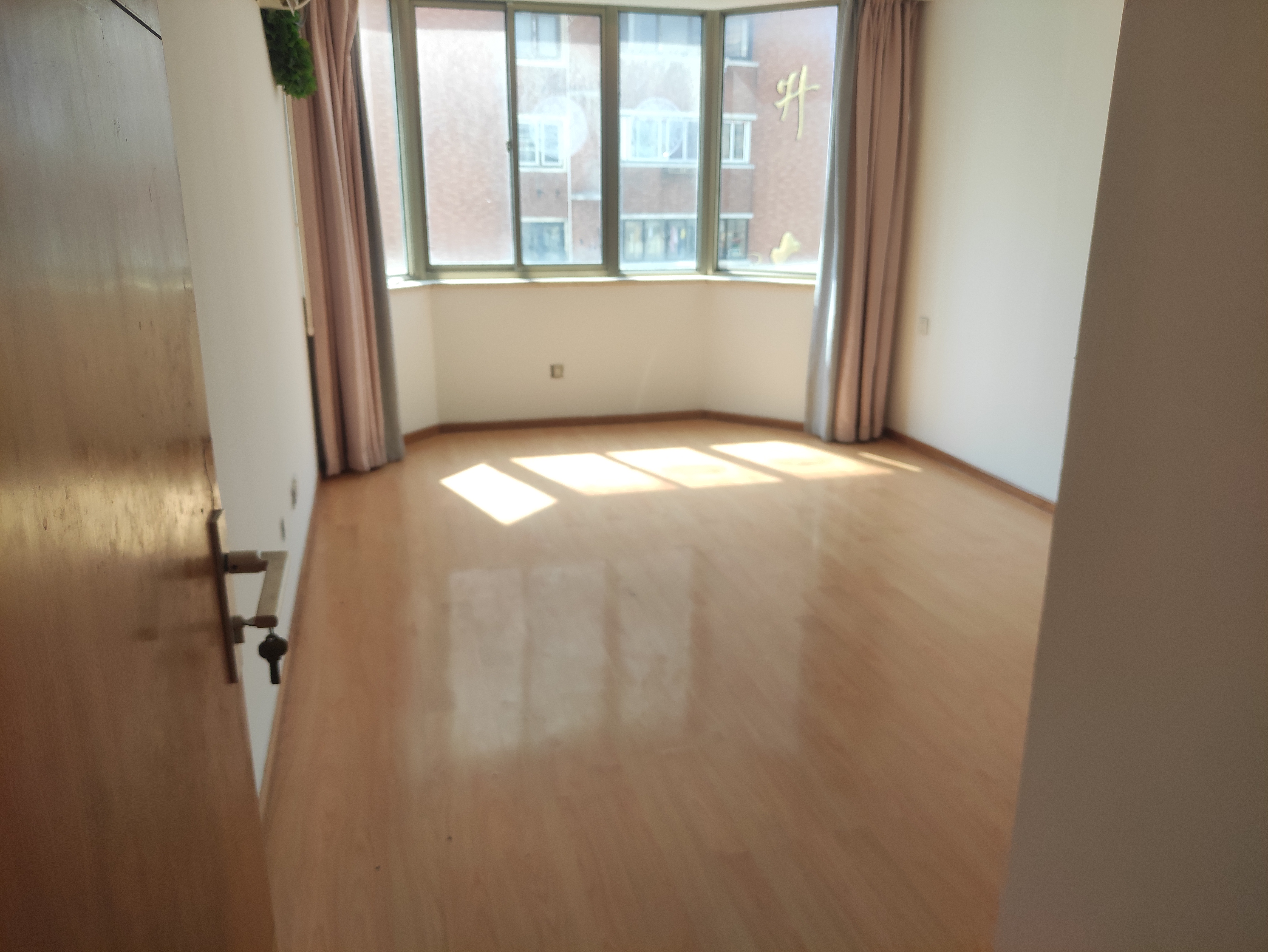 老西门万事利大厦111平米写字楼出租