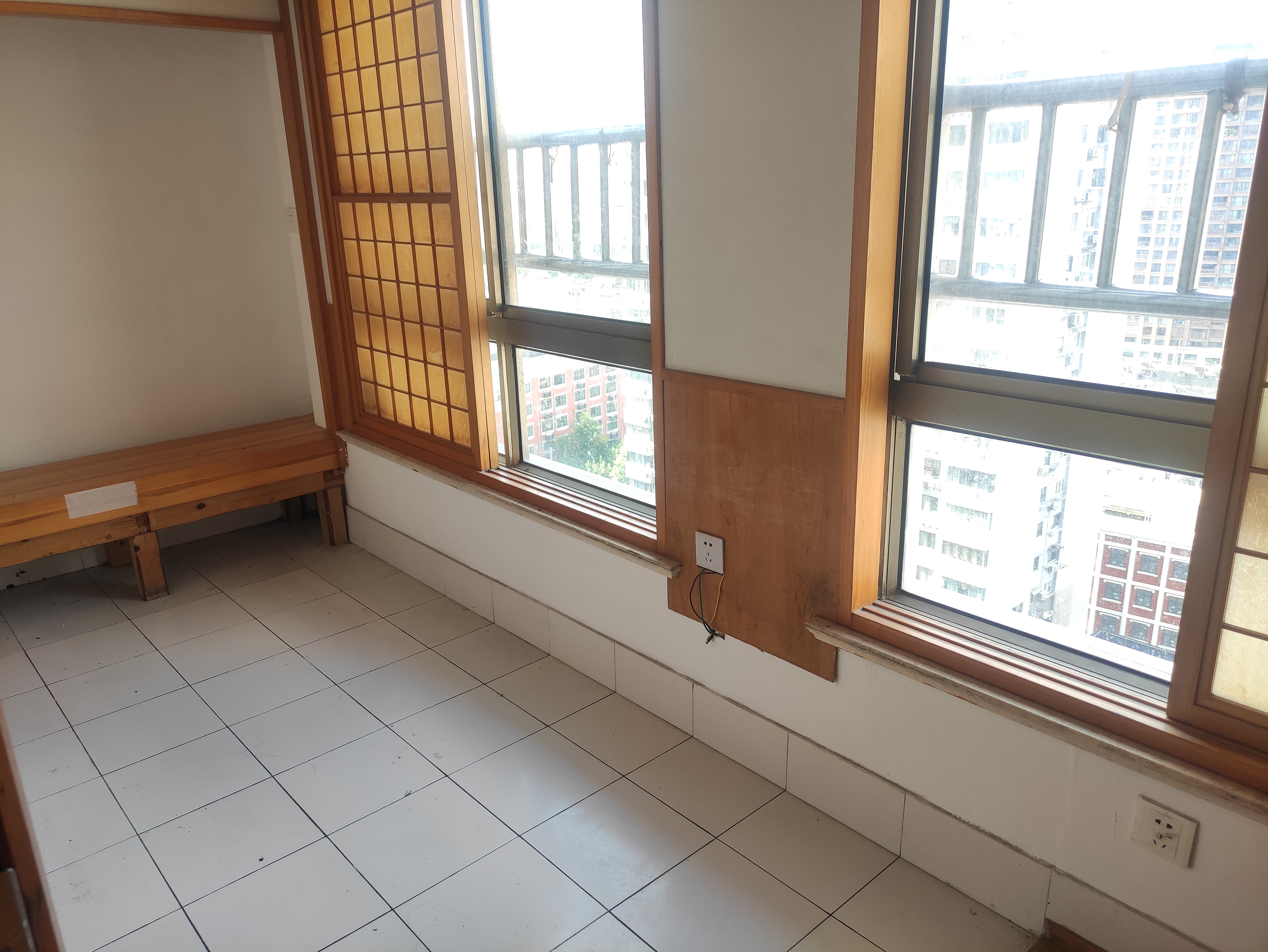 老西门万事利大厦111平米写字楼出租