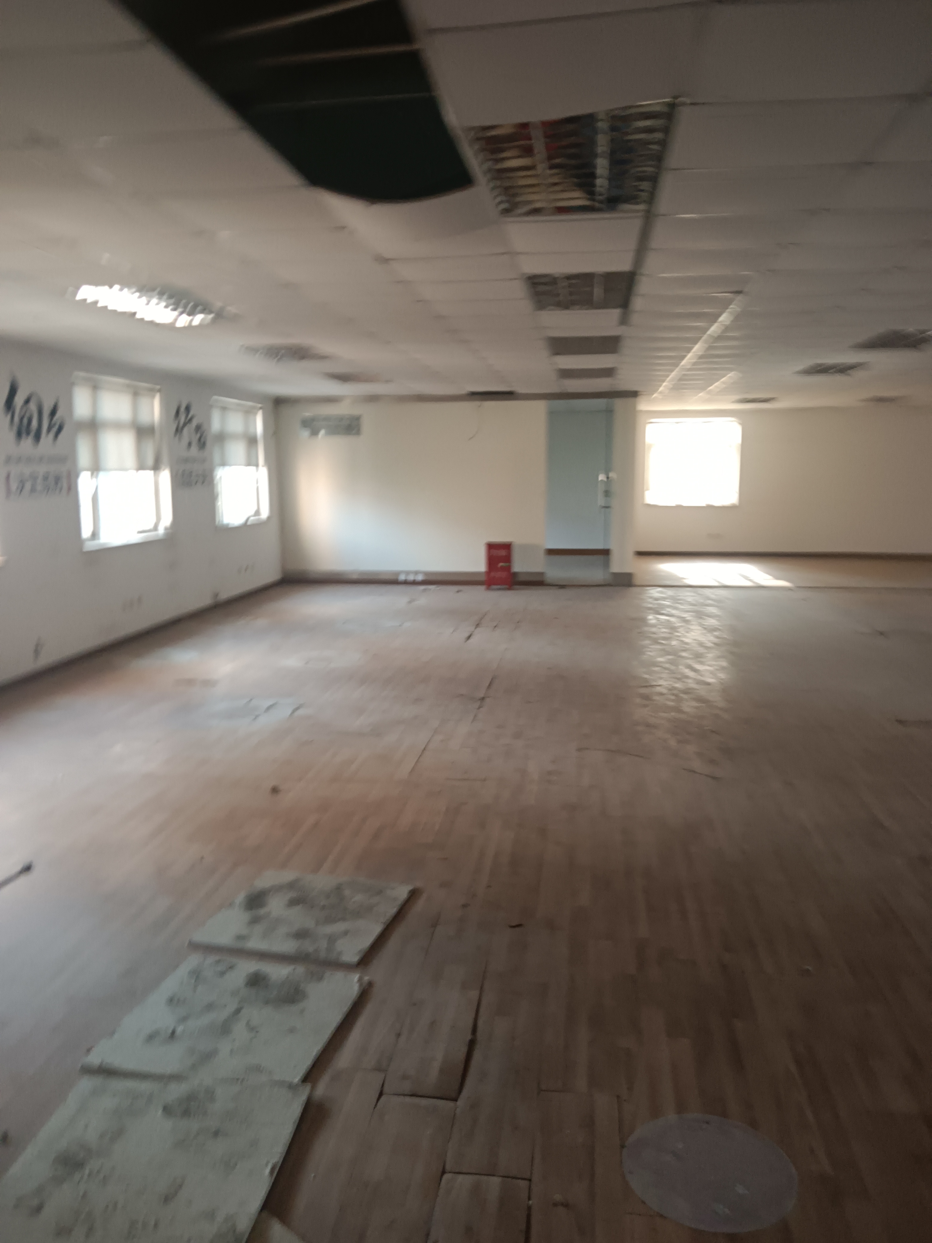 闸北公园锦灏佳园3694平米写字楼出售