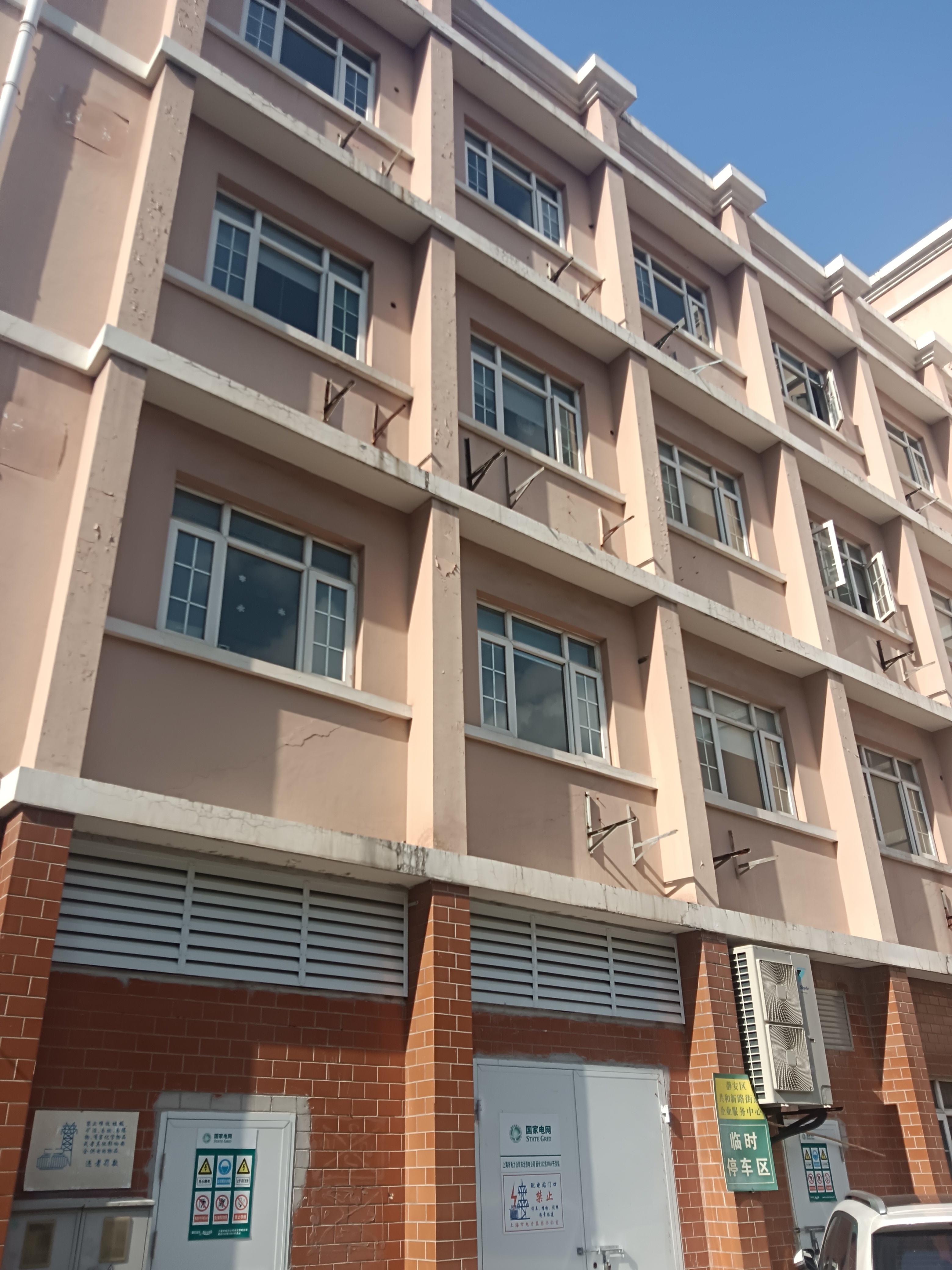 闸北公园锦灏佳园3694平米写字楼出售