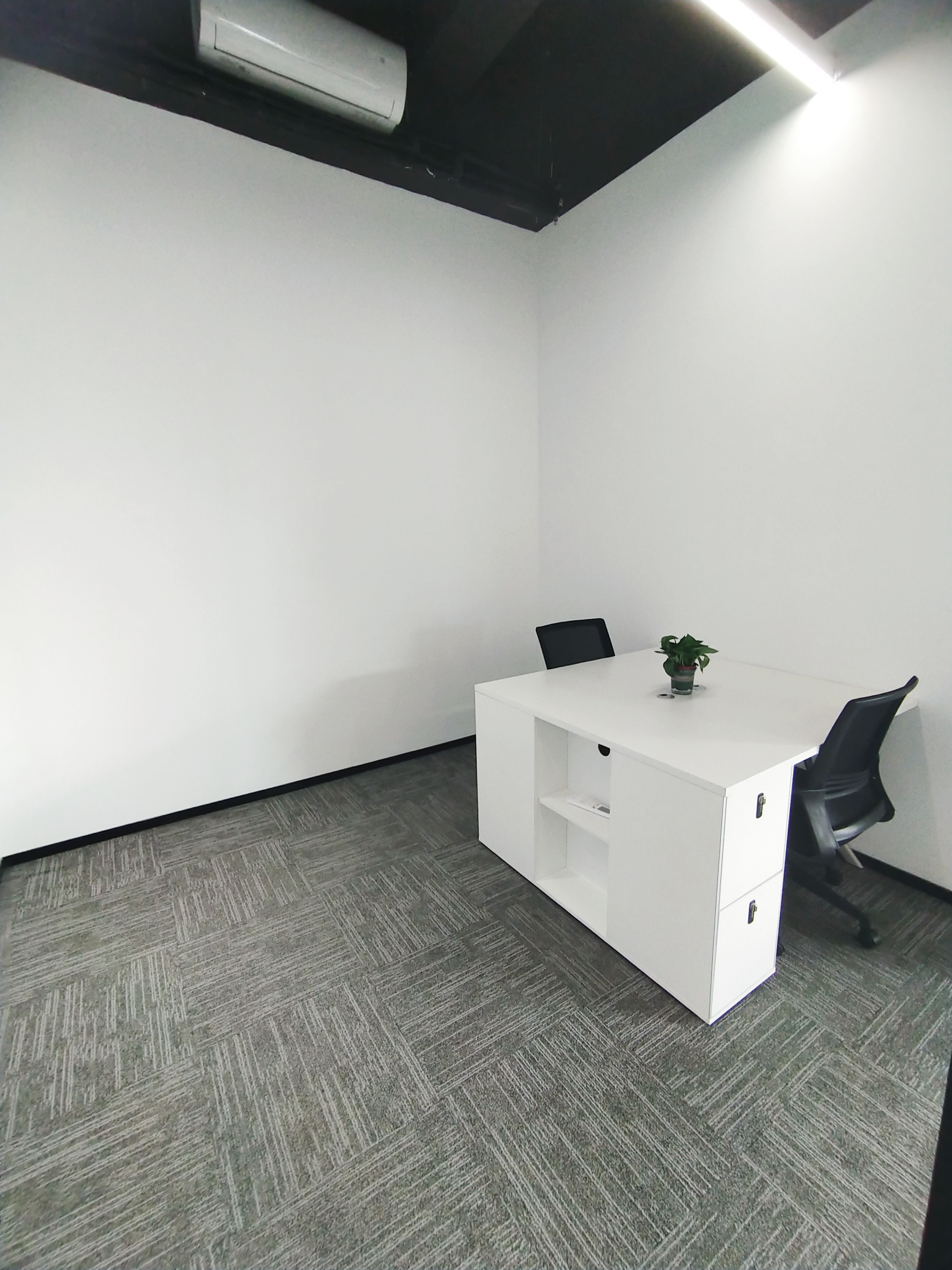 漕河泾漕河泾虹钦园322平米写字楼出租