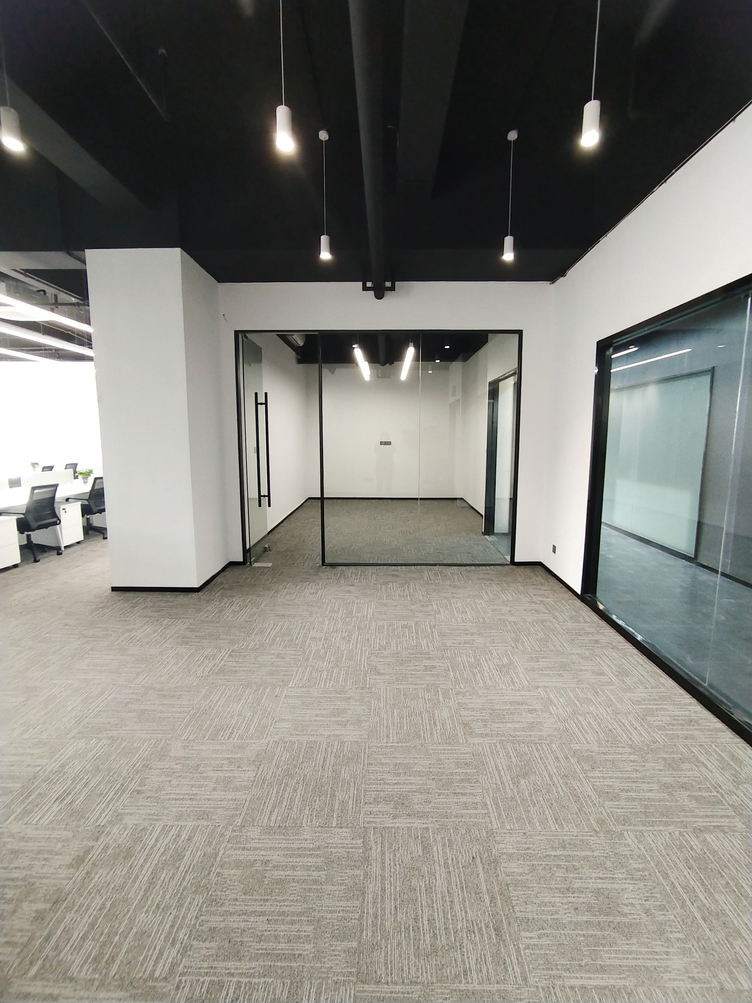 漕河泾漕河泾虹钦园322平米写字楼出租