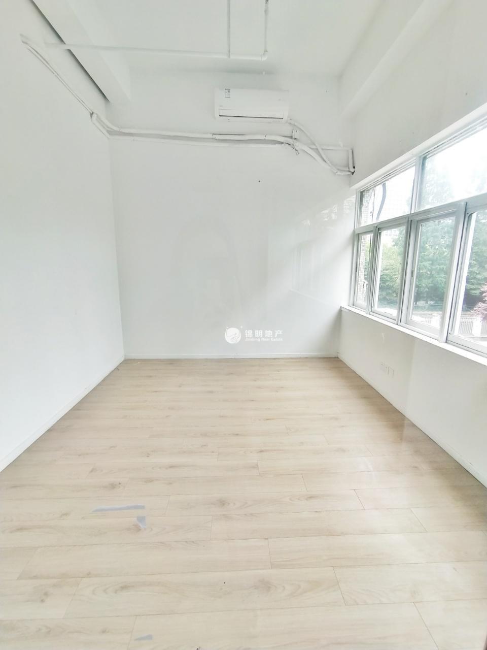 漕河泾漕河泾虹钦园154平米写字楼出租