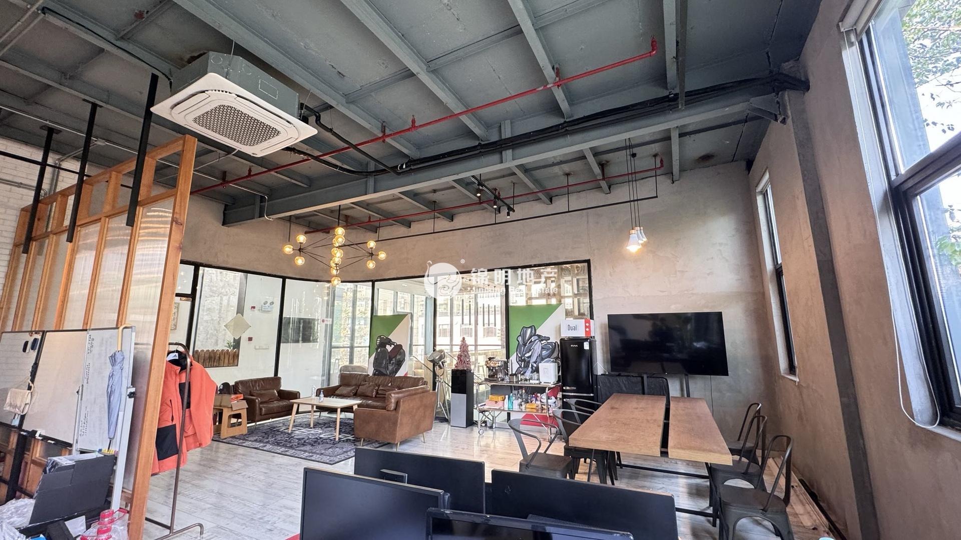 德必运动LOFT二期Y街区132平米写字楼出租