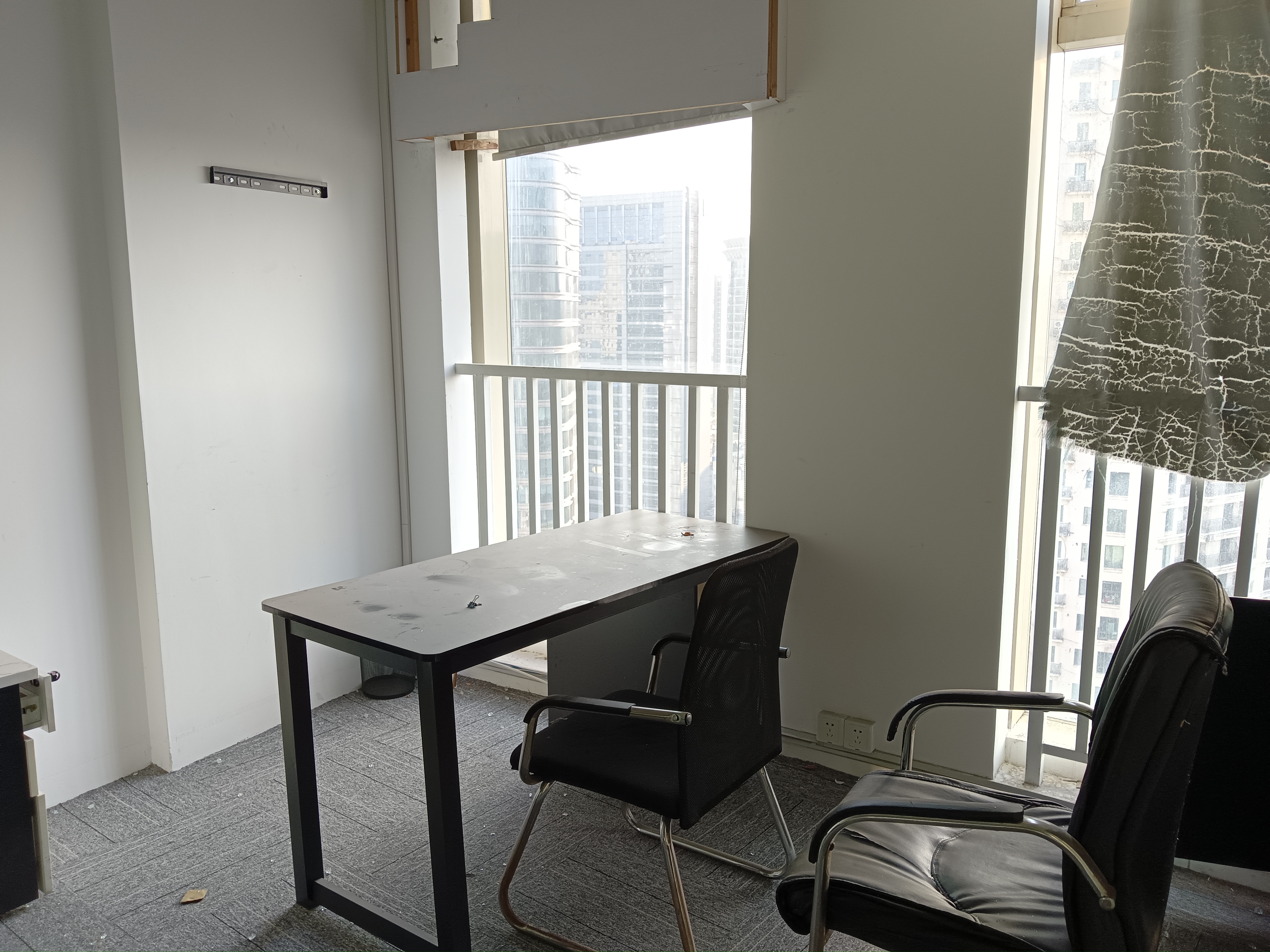 长寿路源达大厦132平米写字楼出租