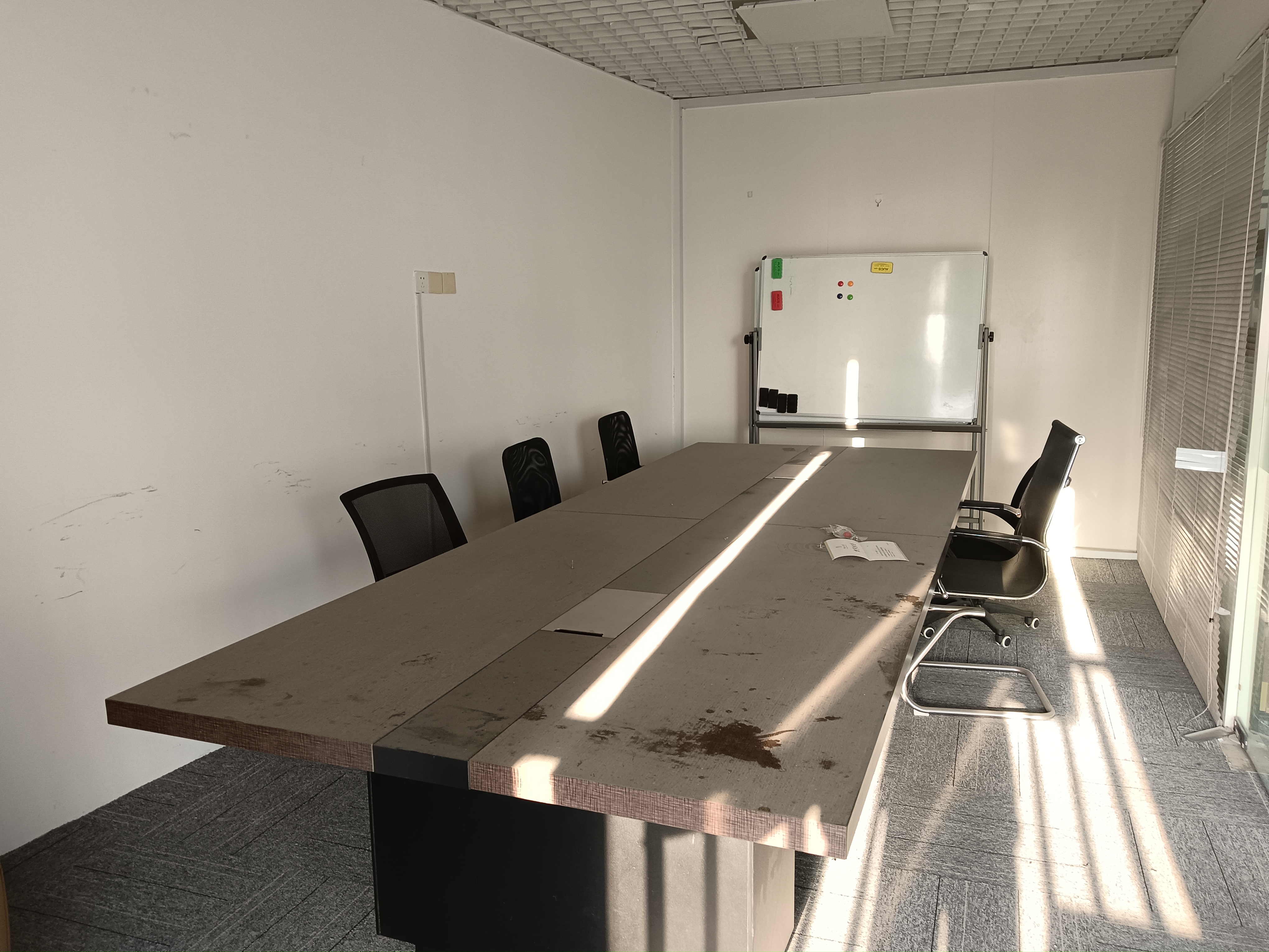 长寿路源达大厦132平米写字楼出租