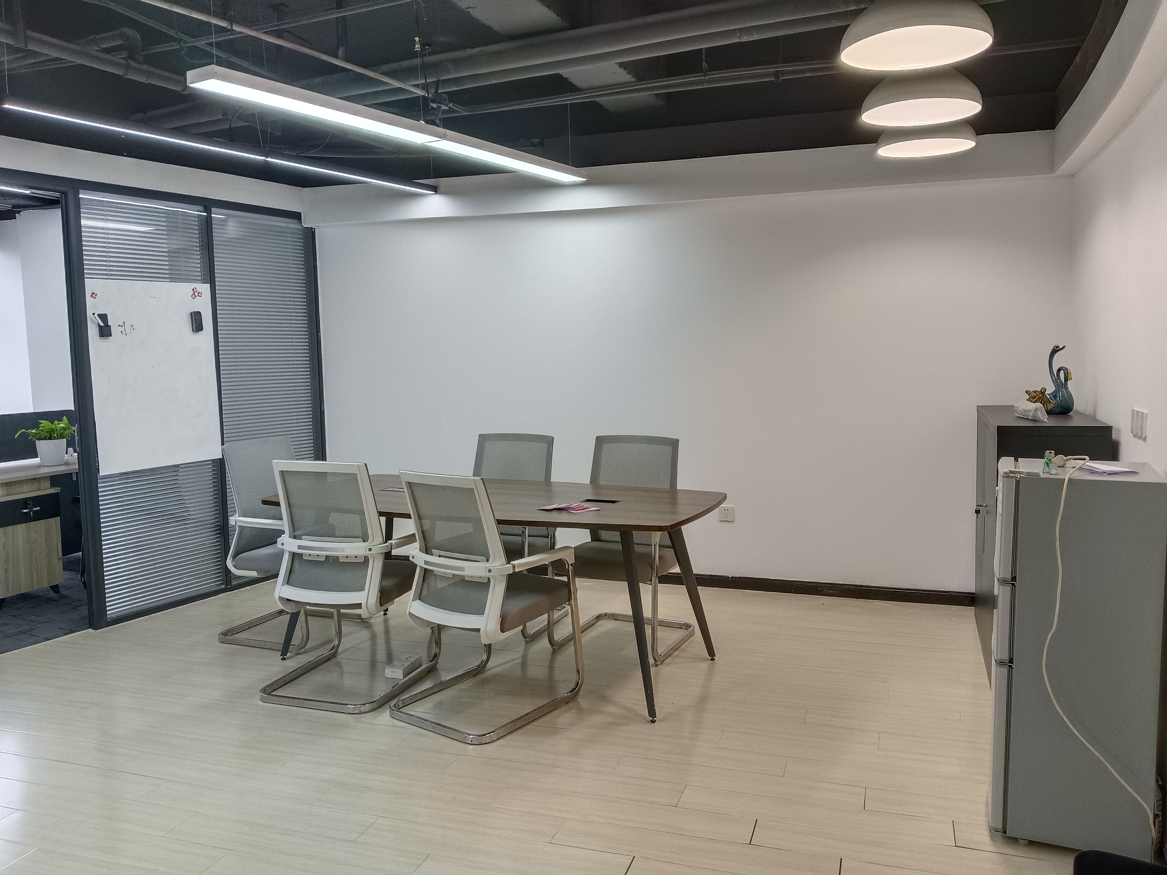 长寿路源达大厦78平米写字楼出租