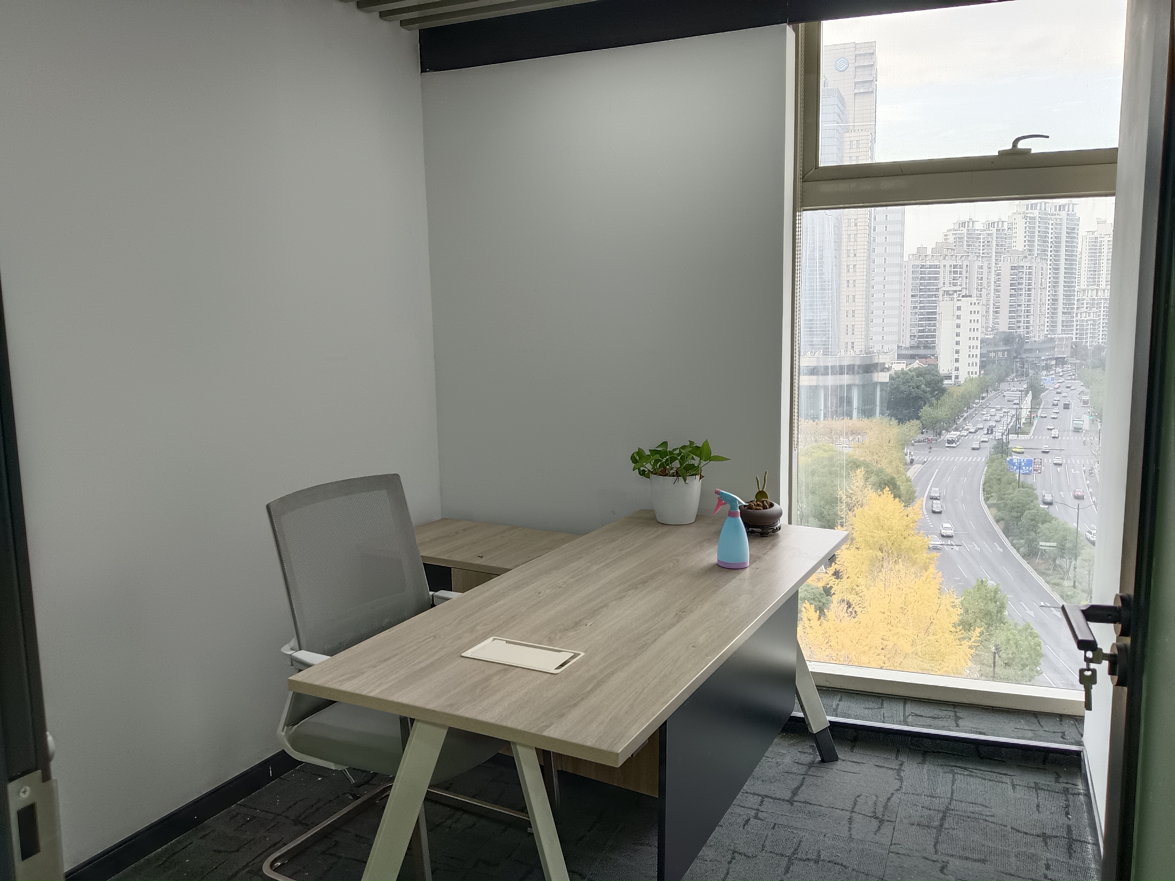 长寿路源达大厦78平米写字楼出租