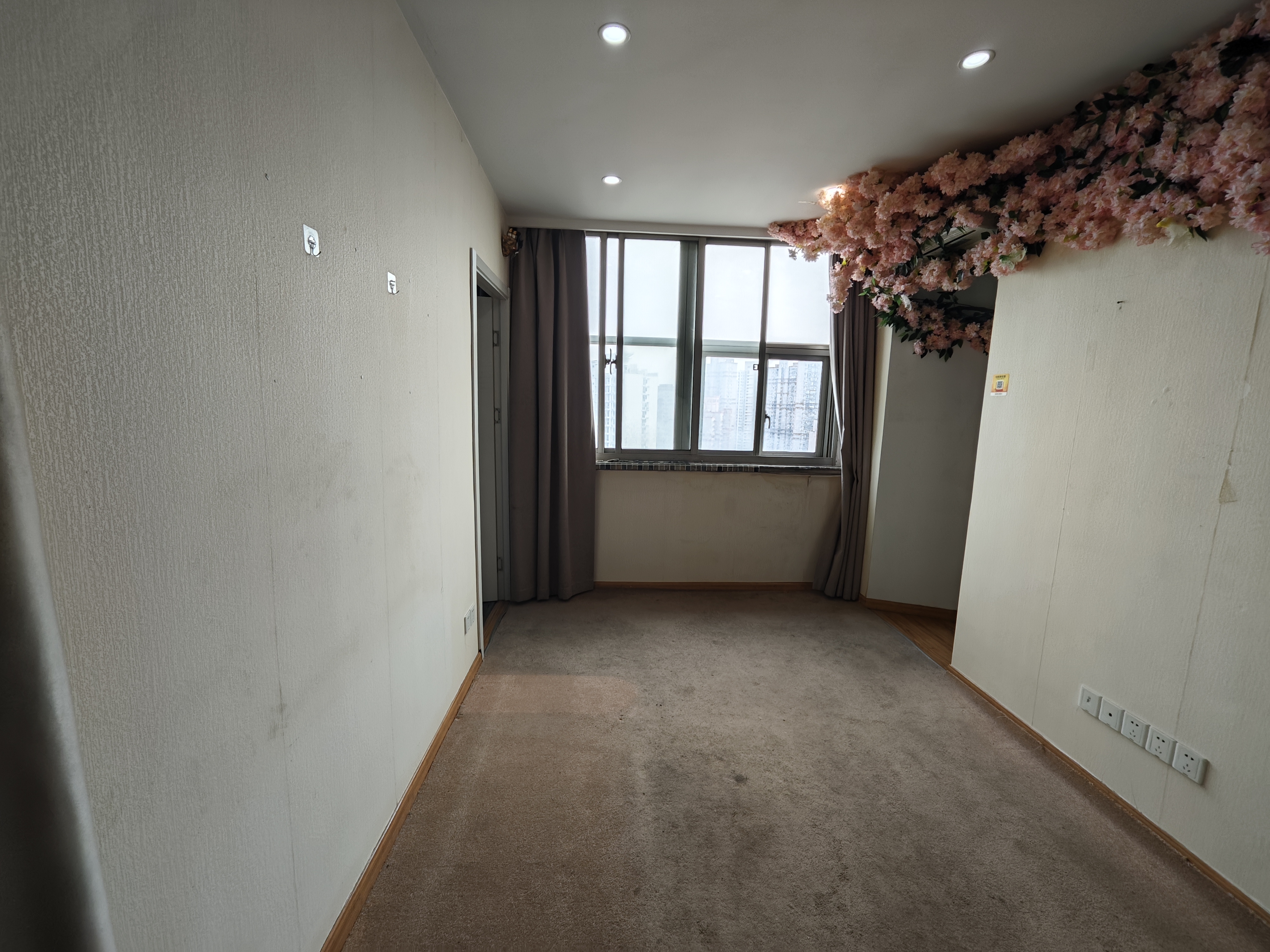 曹杨绿洲广场60平米写字楼出租