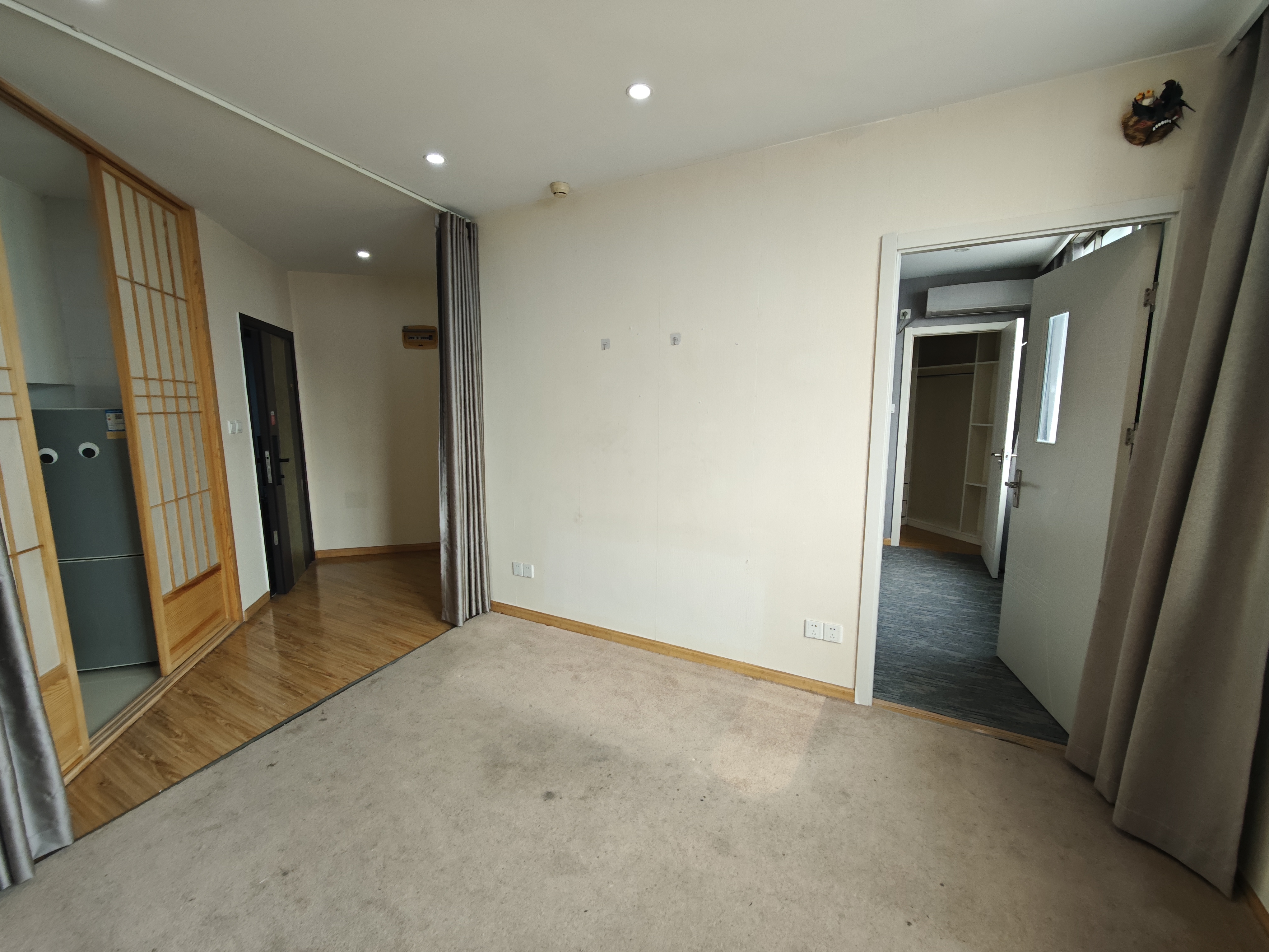 曹杨绿洲广场60平米写字楼出租