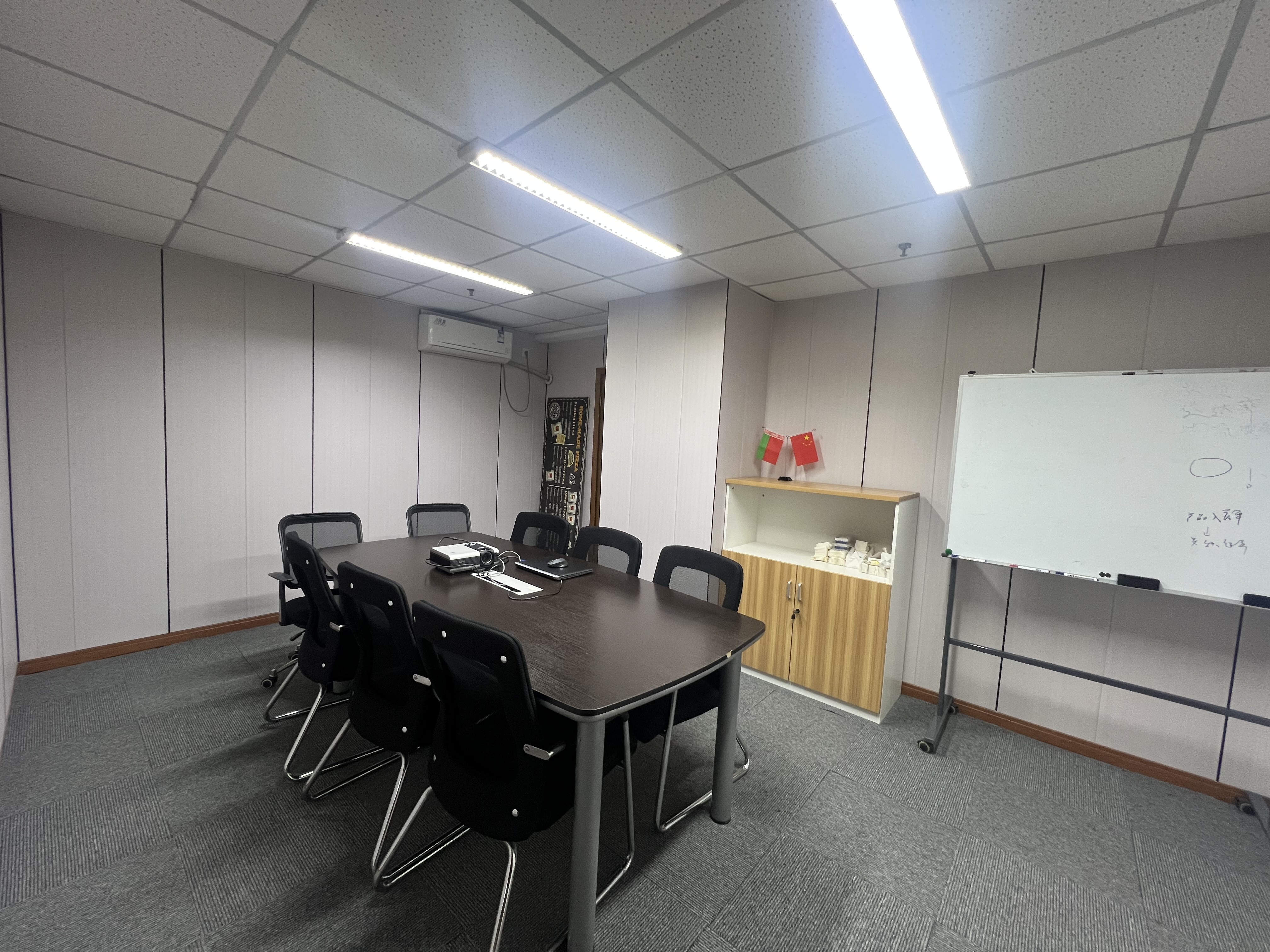 新华路时代大厦261平米写字楼出租