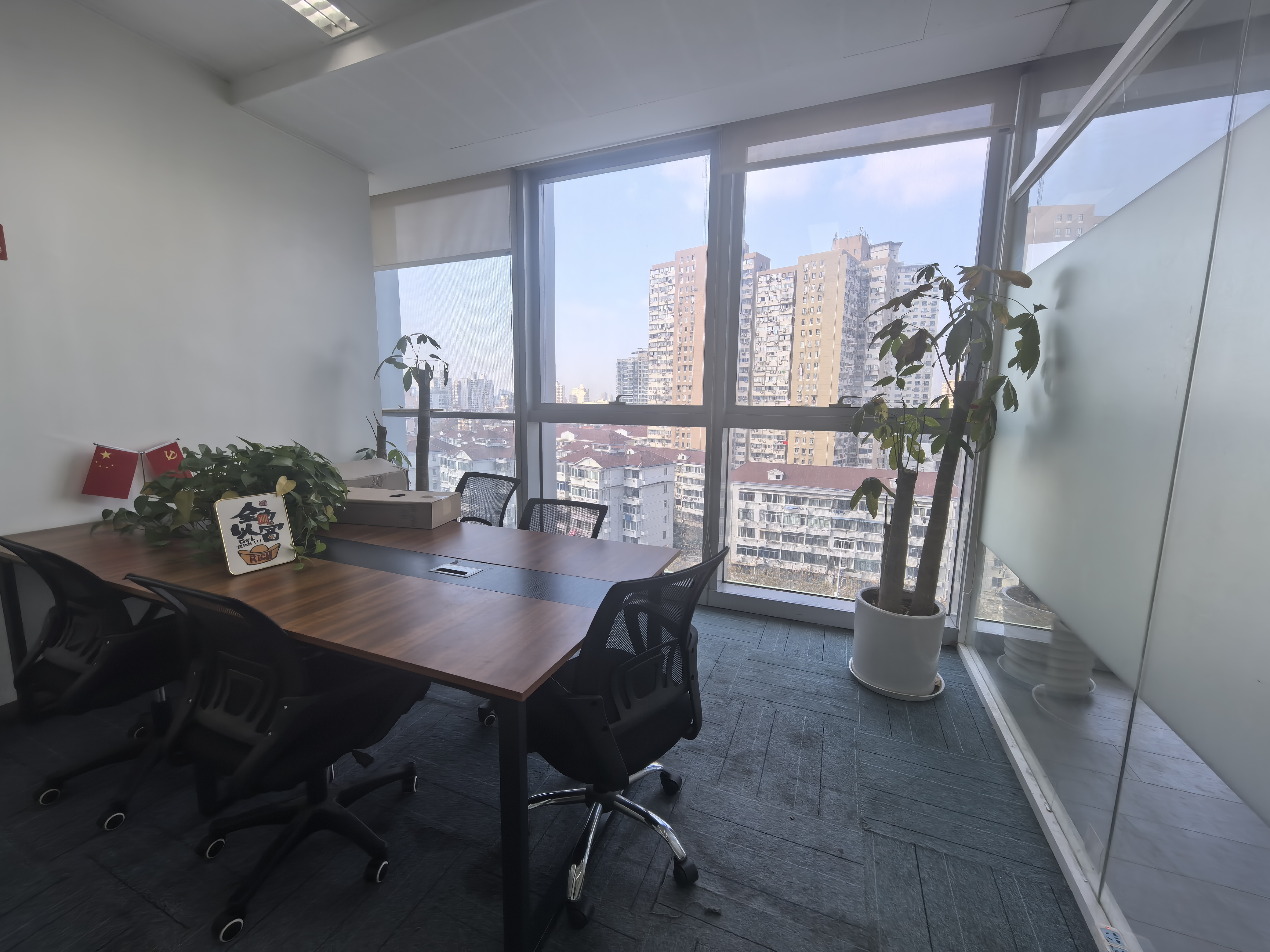 曹杨长城大厦230平米写字楼出租