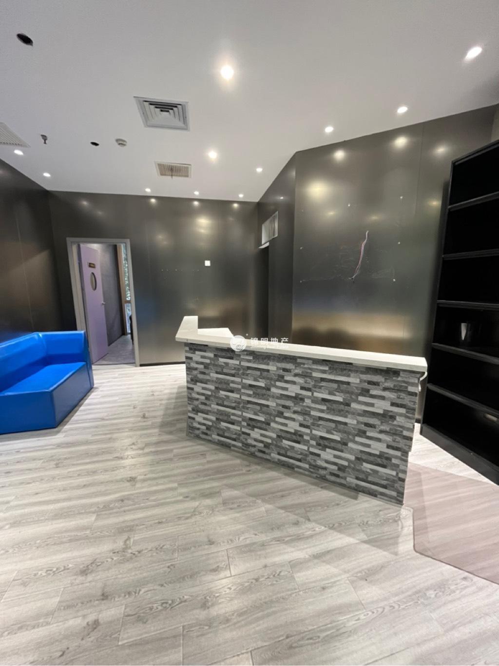 人民广场港泰广场225平米写字楼出租