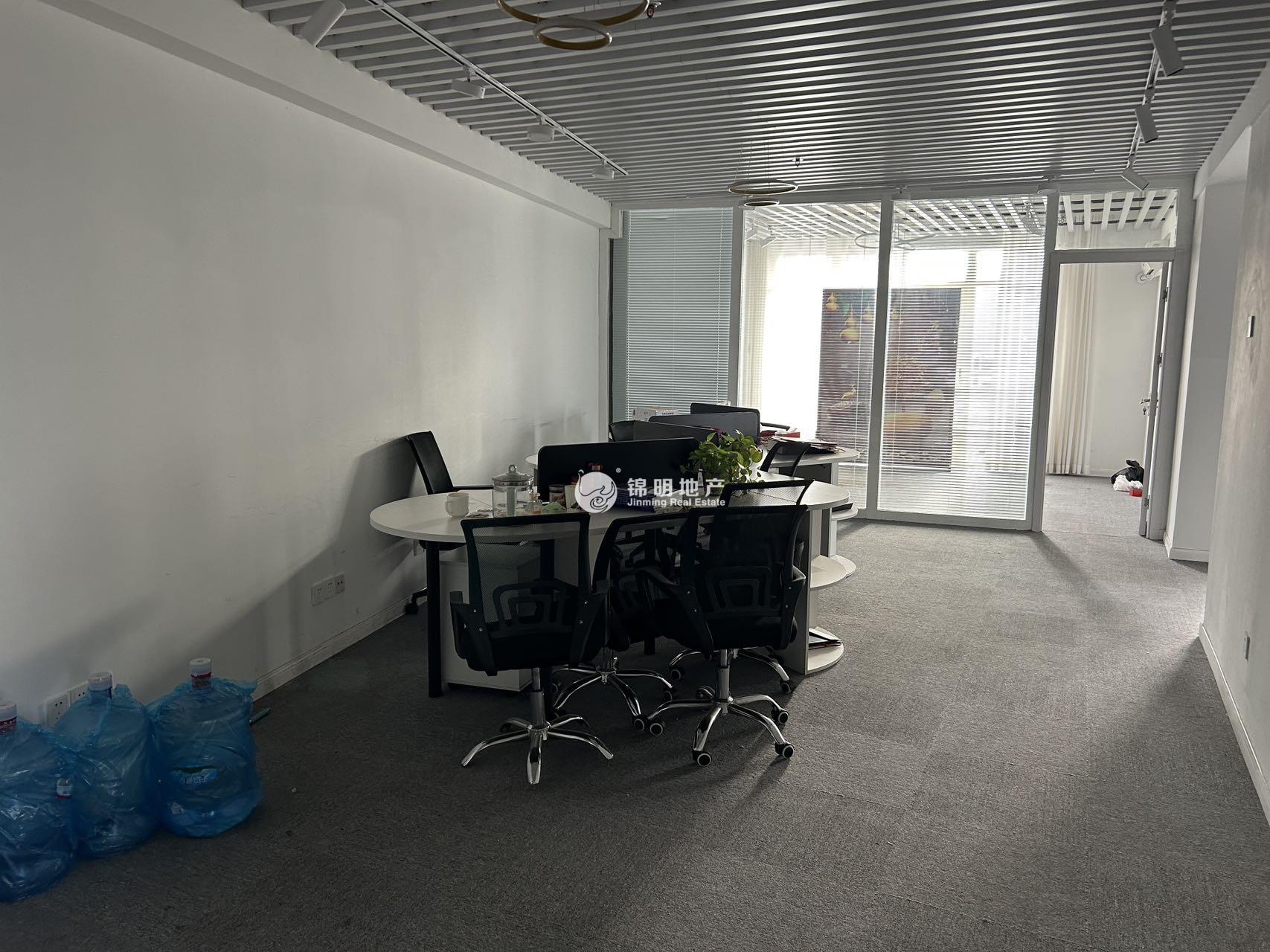 万体馆徐汇晶典大厦160平米写字楼出租