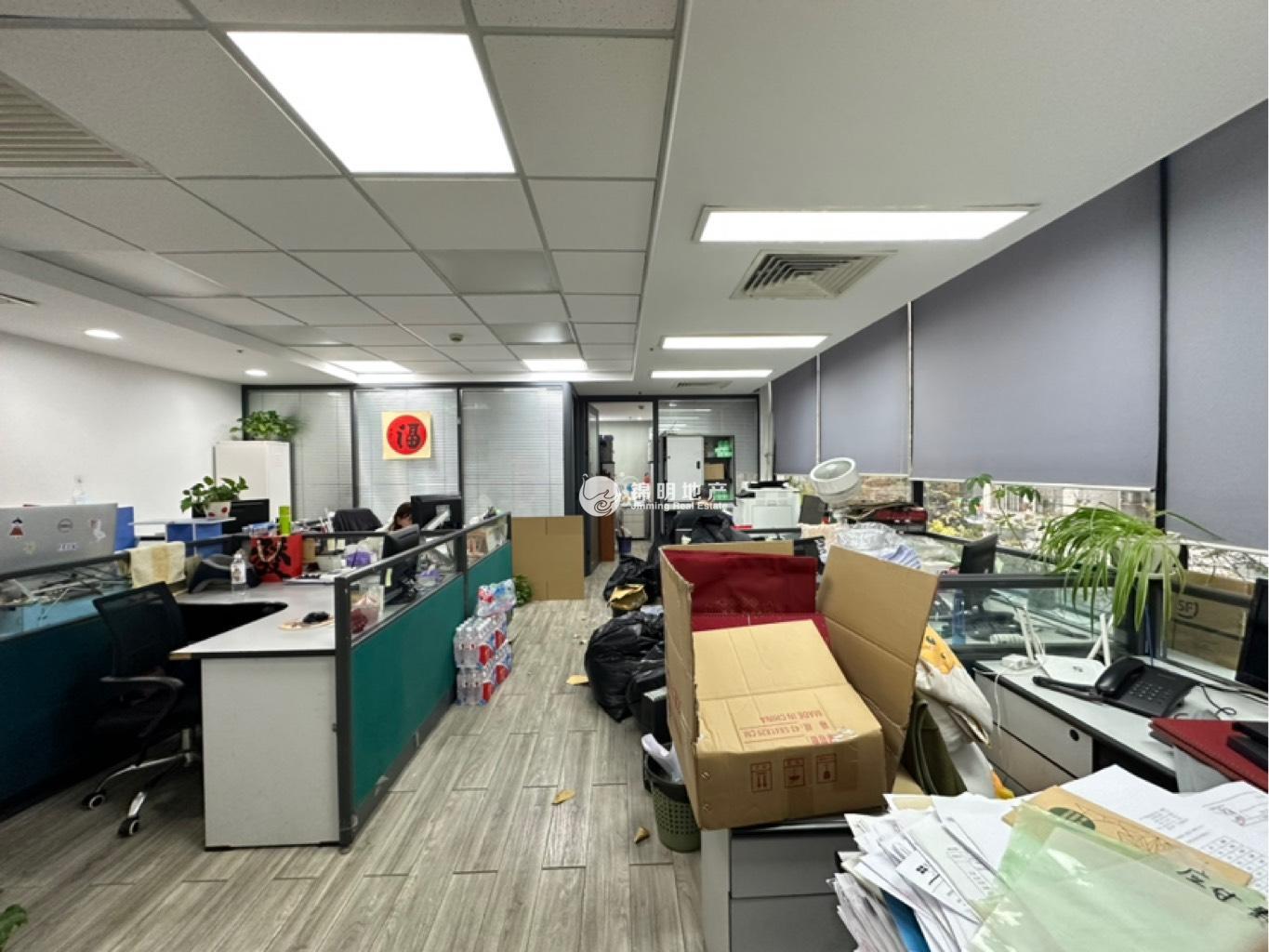 临平路上海商贸大厦99平米写字楼出租