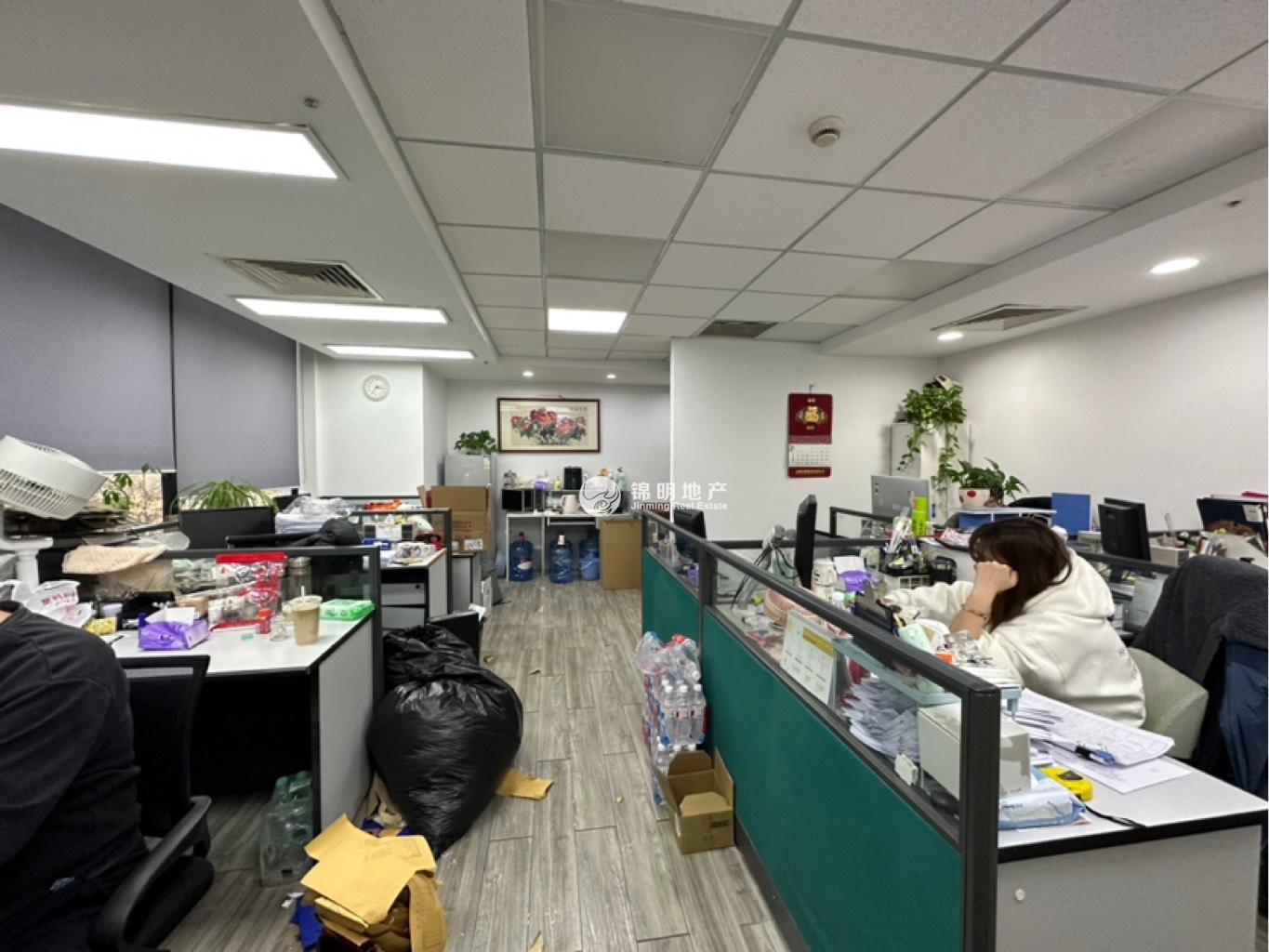 临平路上海商贸大厦99平米写字楼出租