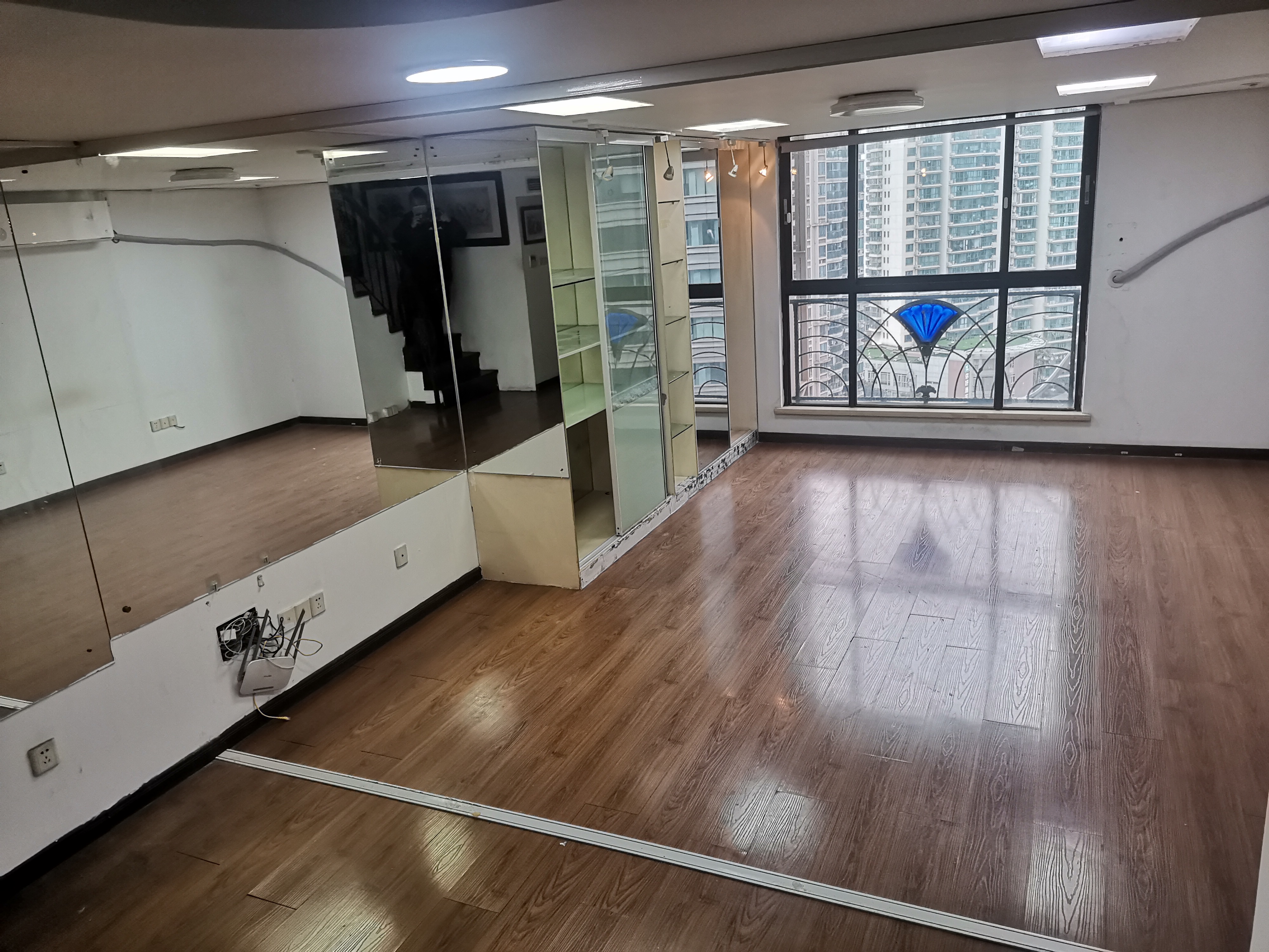 长寿路圣天地商务楼73平米写字楼出租