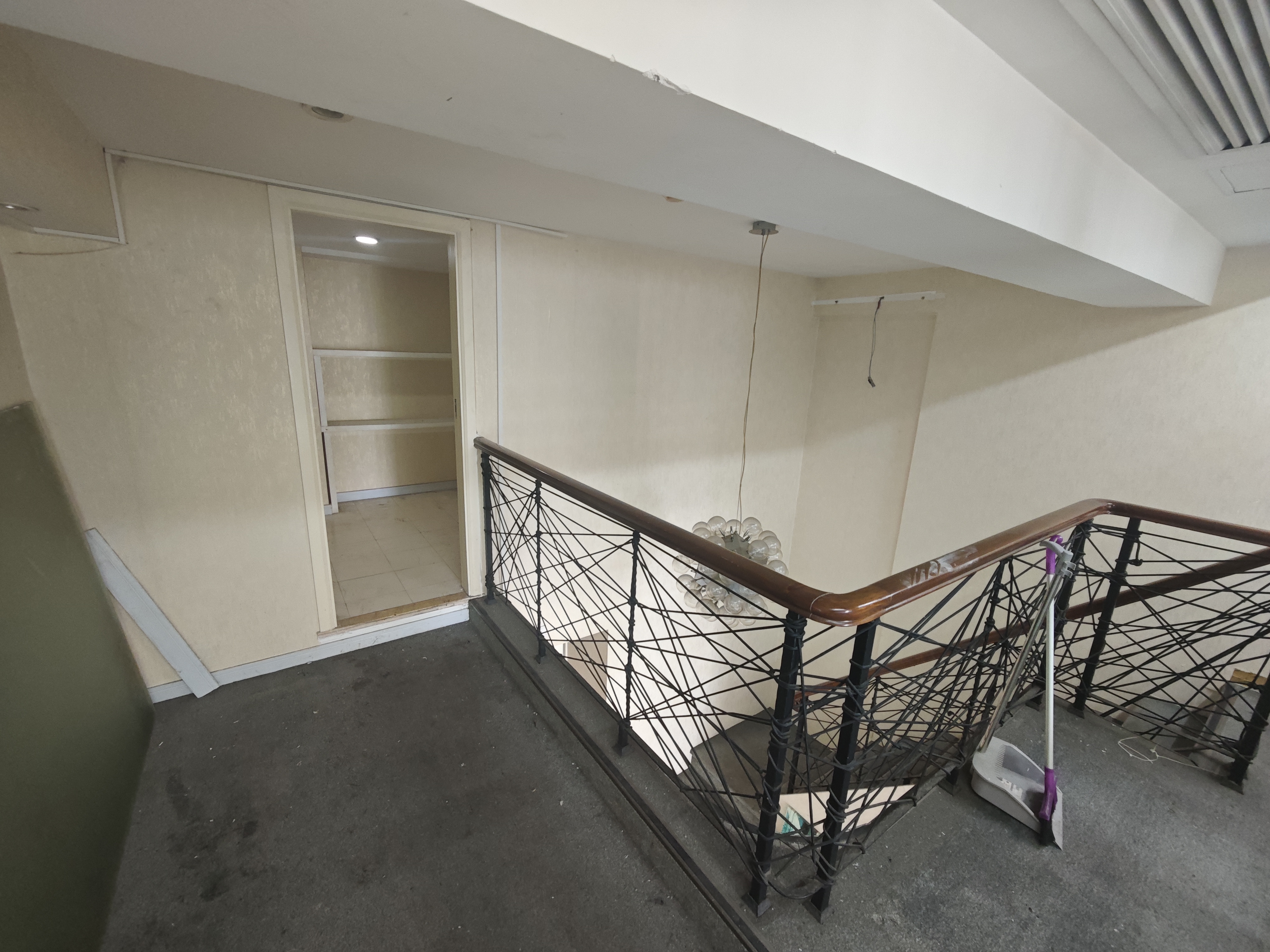 长寿路圣天地商务楼73平米写字楼出租