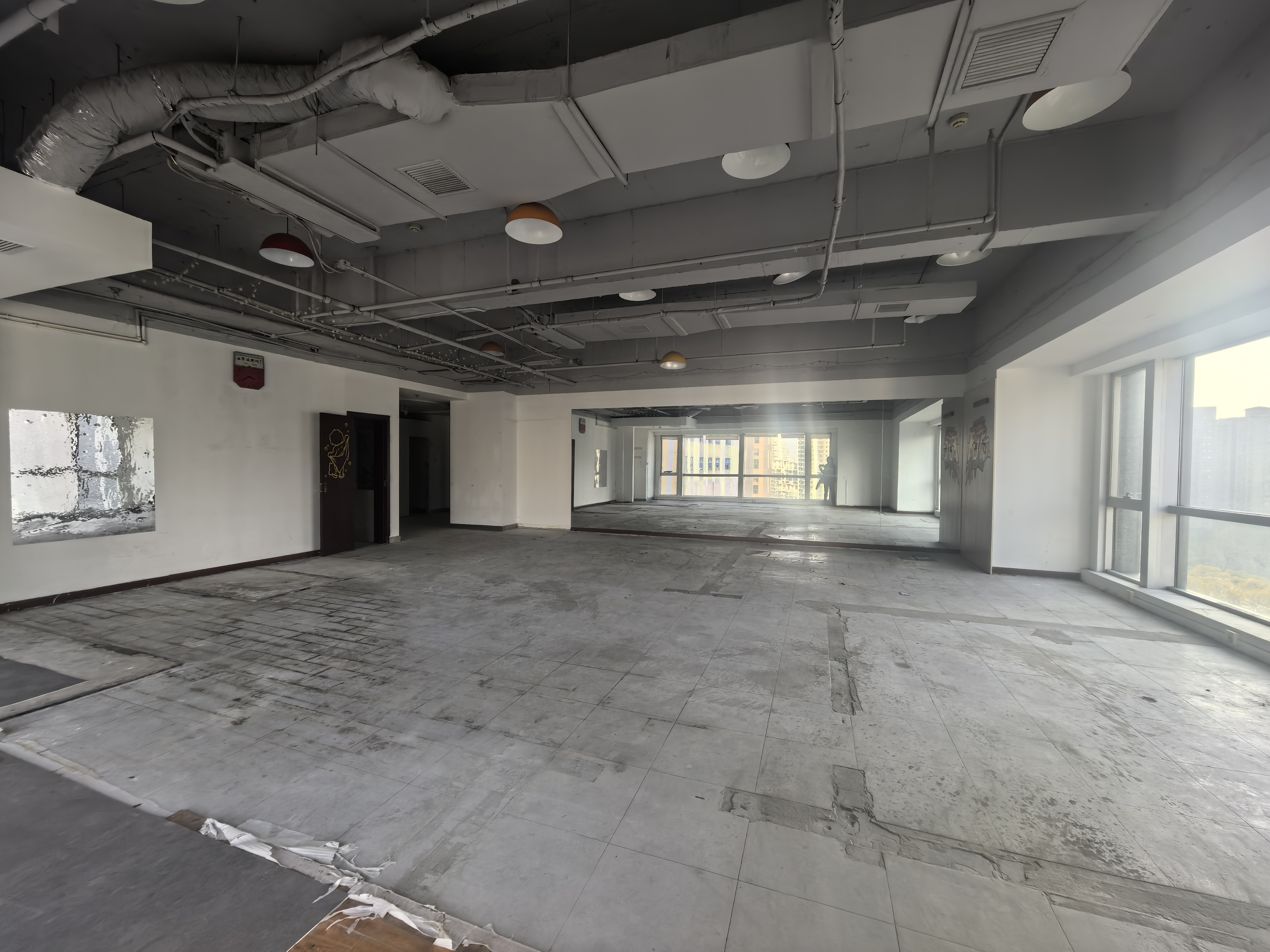 长寿路财富时代大厦166平米写字楼出租