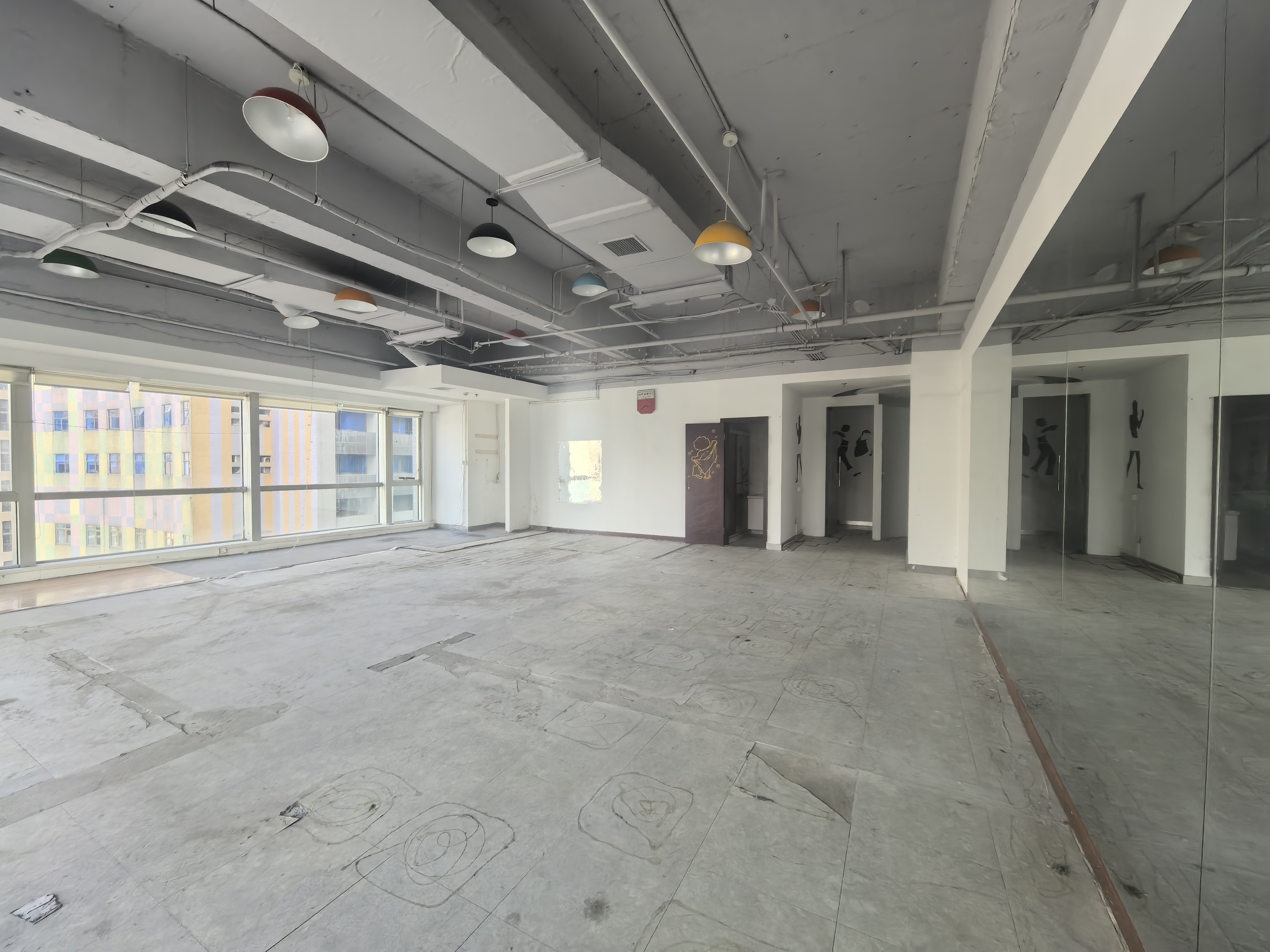 长寿路财富时代大厦166平米写字楼出租