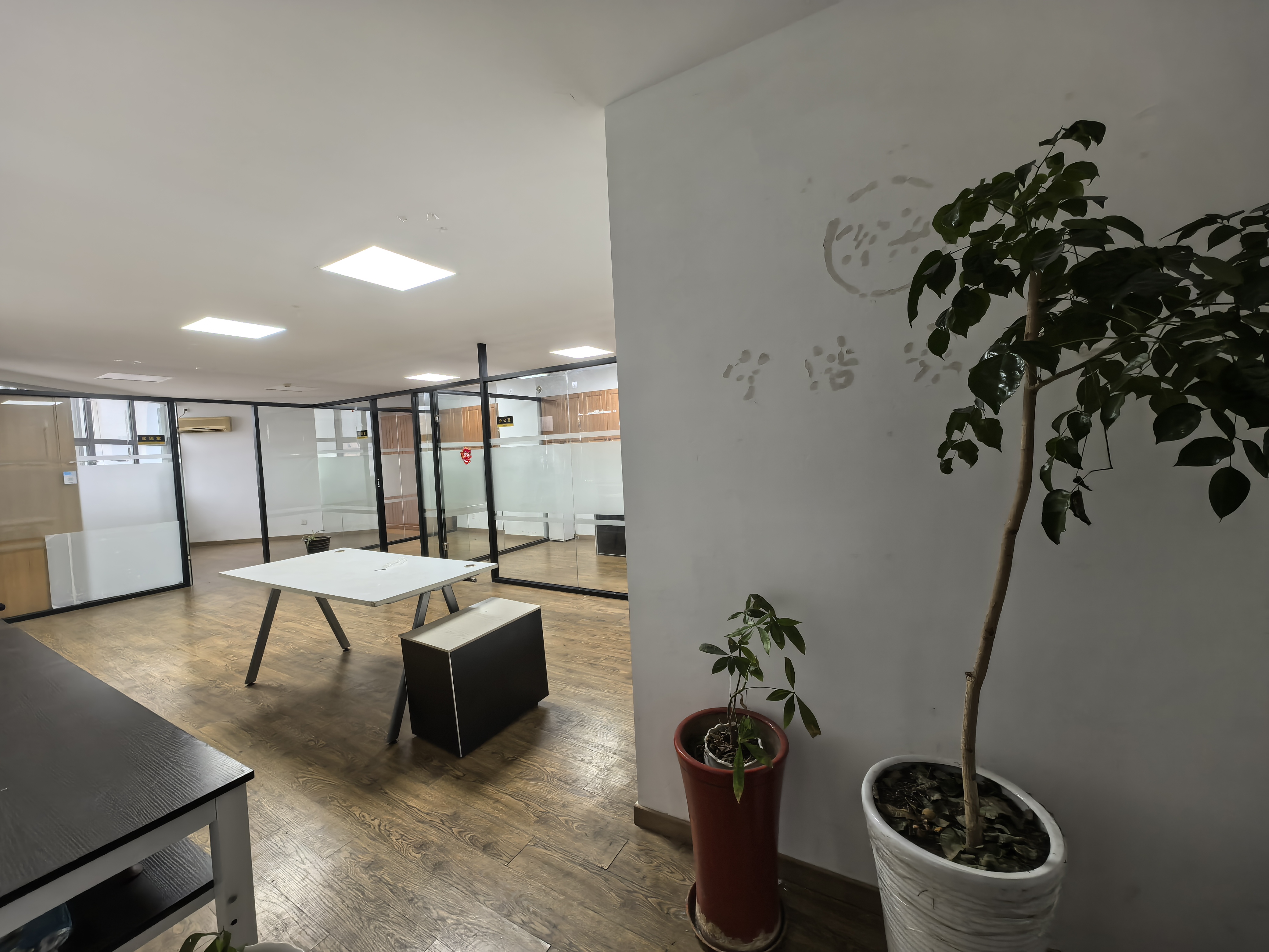 曹杨绿洲广场96平米写字楼出租