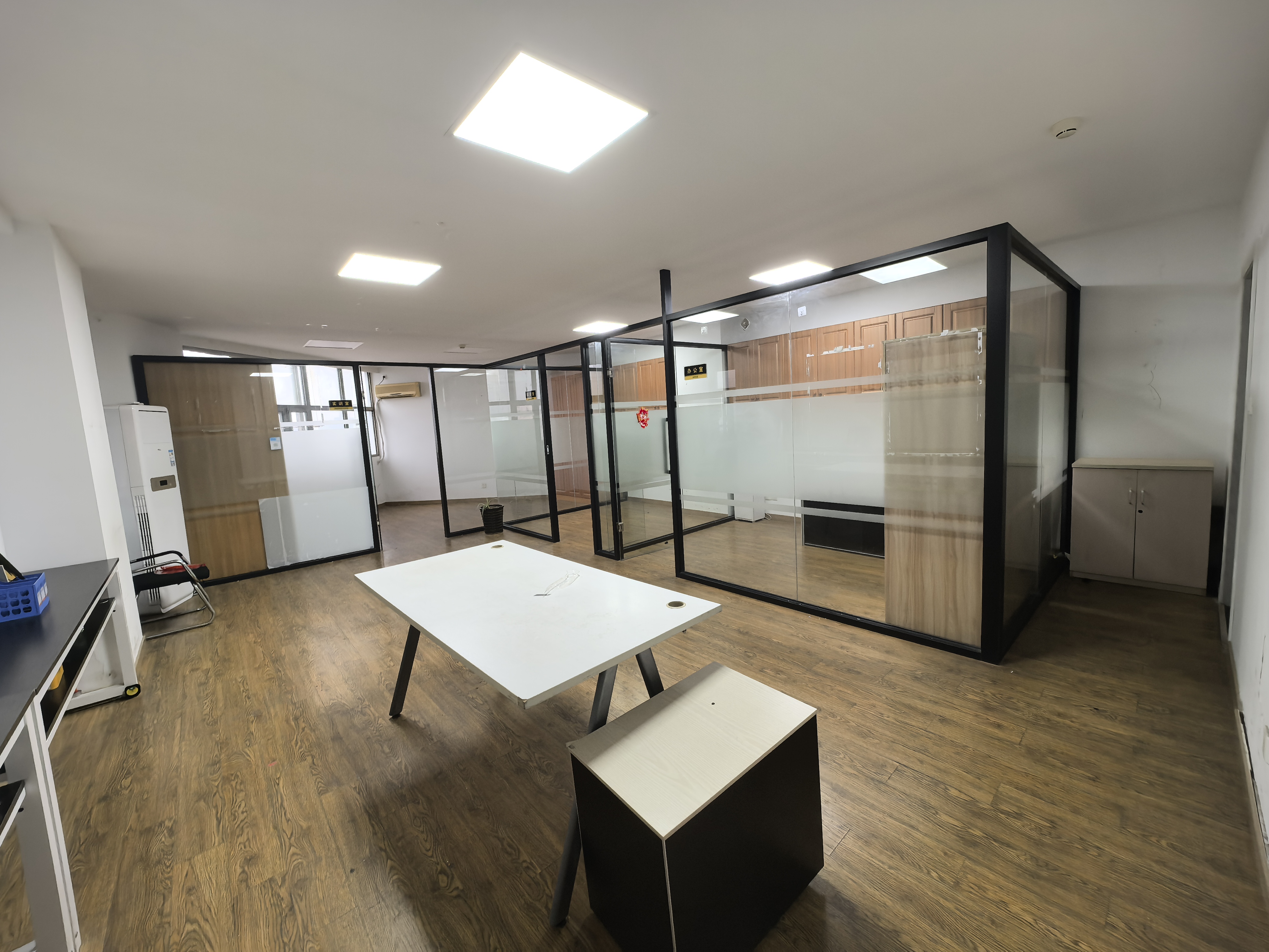 曹杨绿洲广场96平米写字楼出租