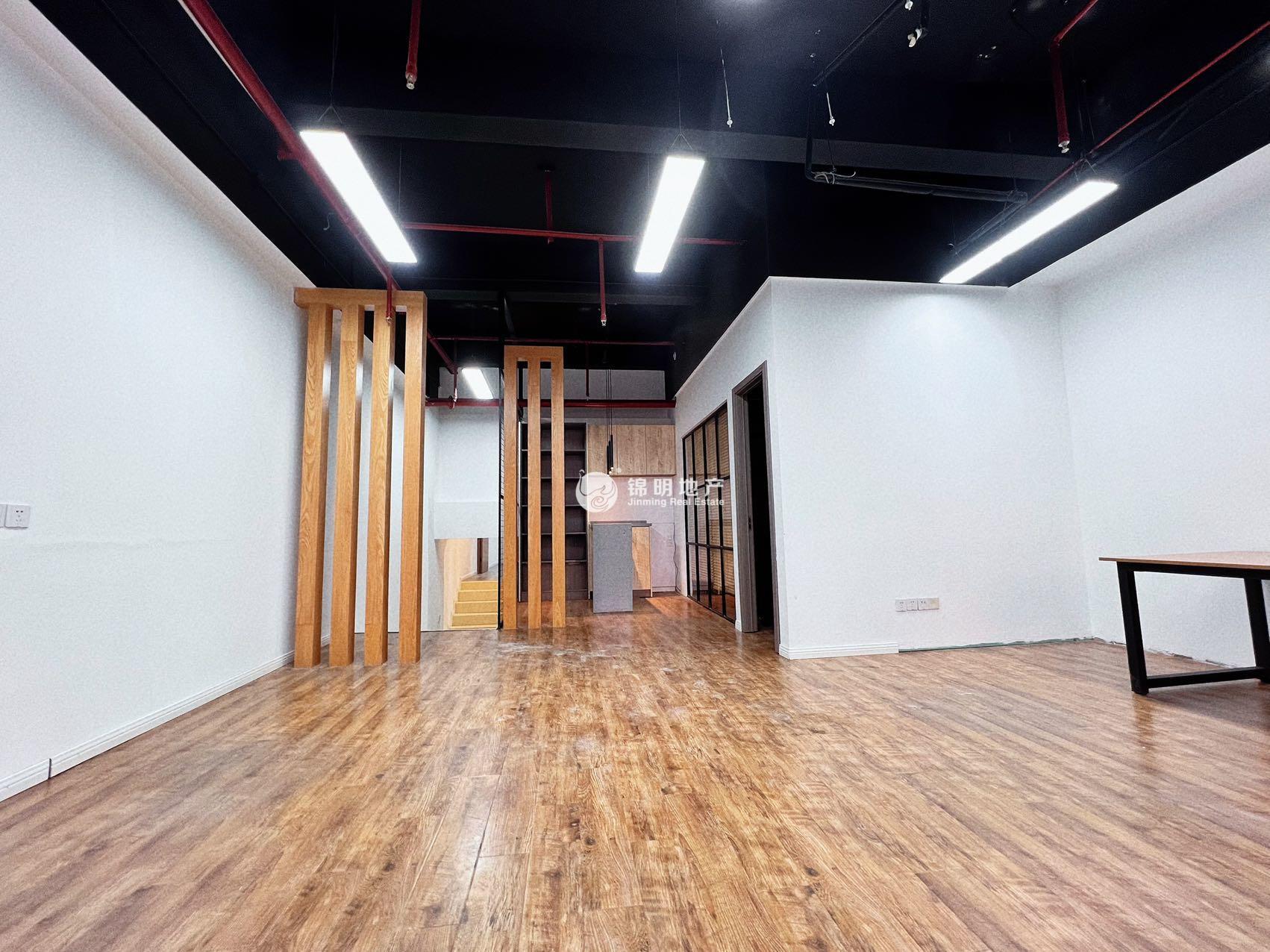 德必运动LOFT二期Y街区220平米写字楼出租