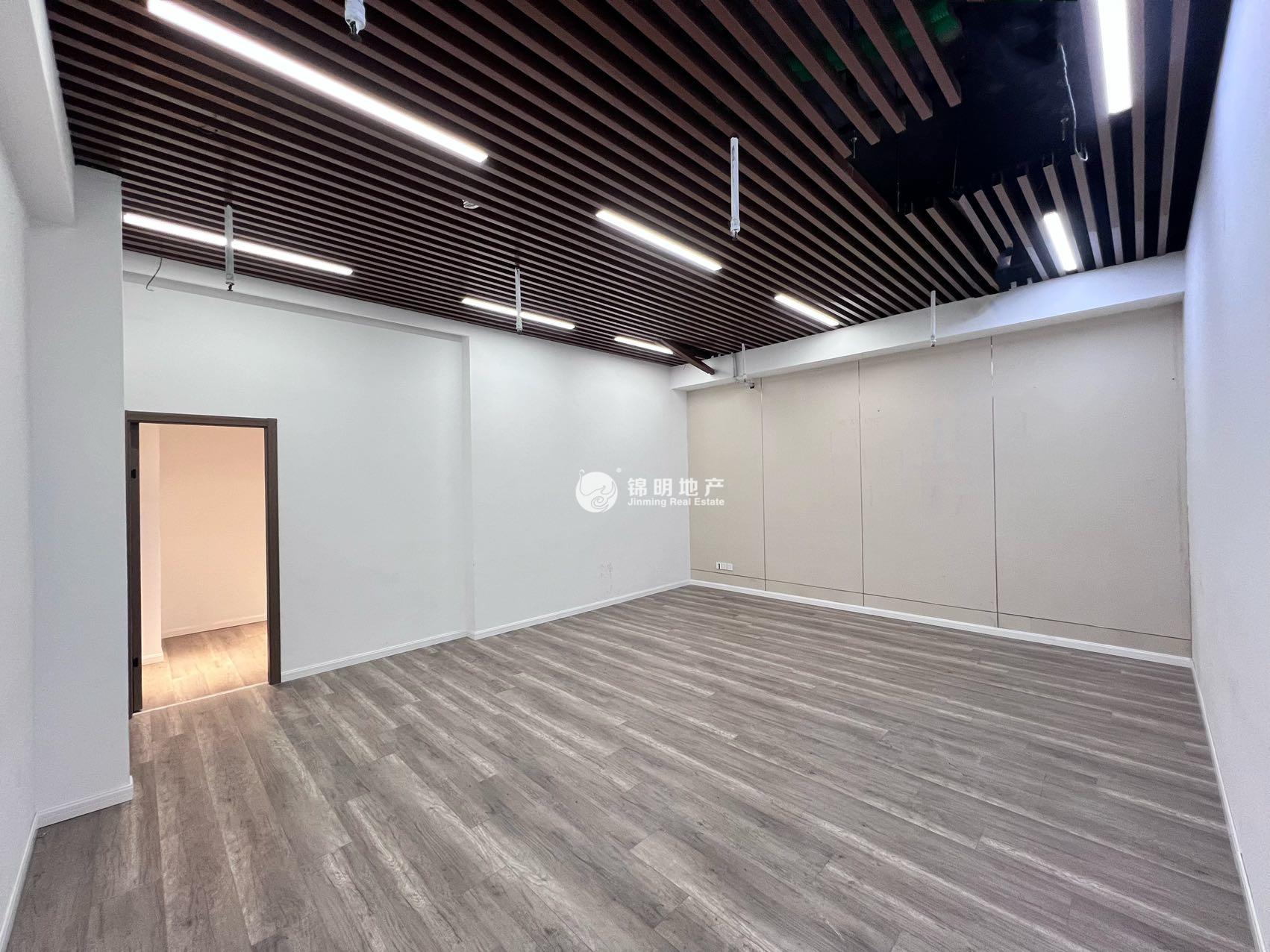 德必运动LOFT二期Y街区220平米写字楼出租